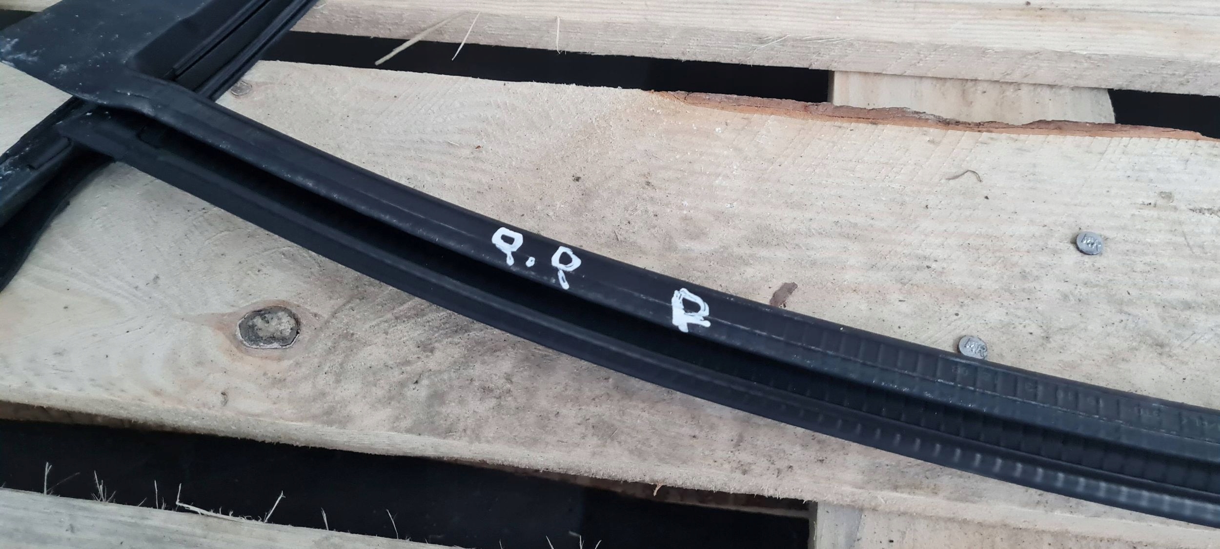 SQ8 4M RSQ8 Q8 gasket rubber door right right front 4M8837480F