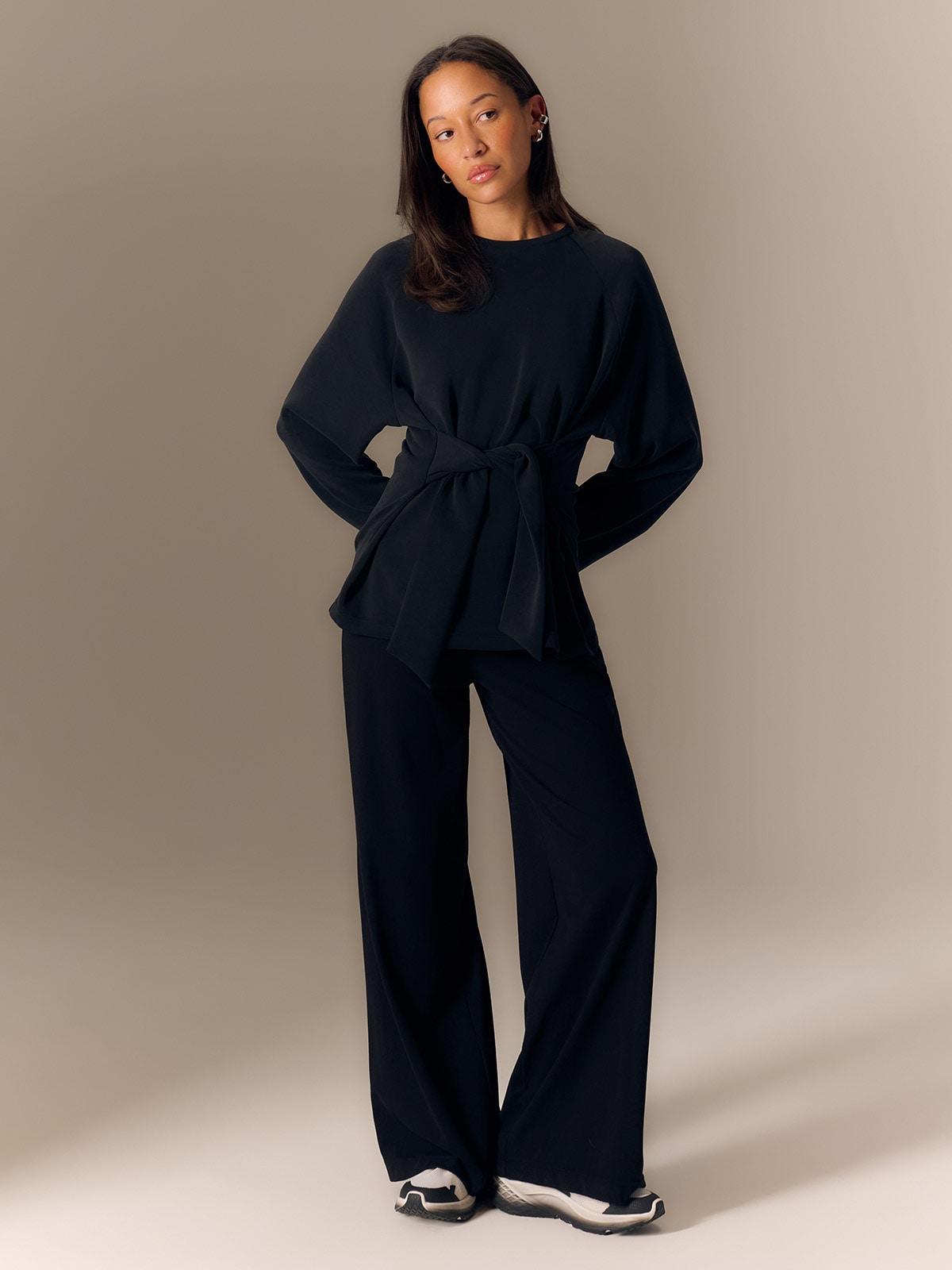 4F Mikina Černá Modalová Regular Zavazovací S