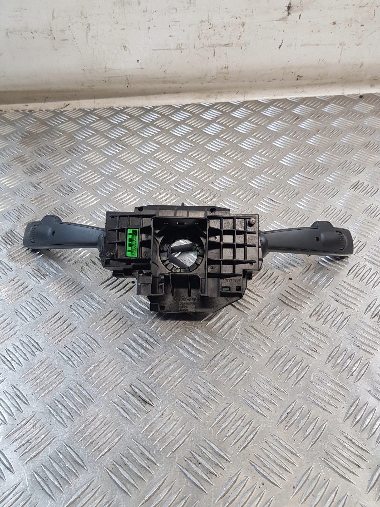 steering wheel levers and controls ring P30710344 VOLVO V50 and 04R