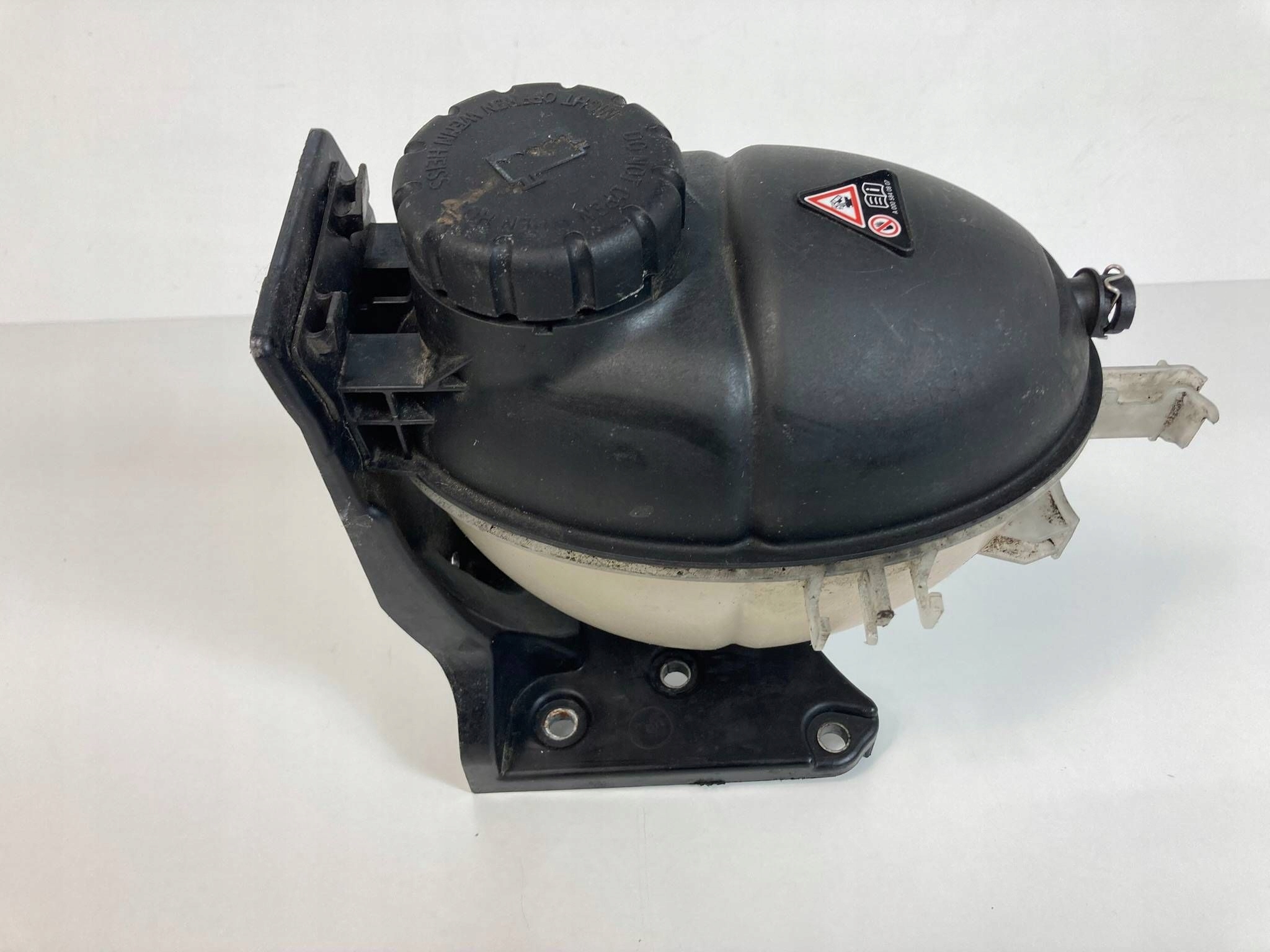 Mercedes-Benz X-class W470 3.0D water tank
