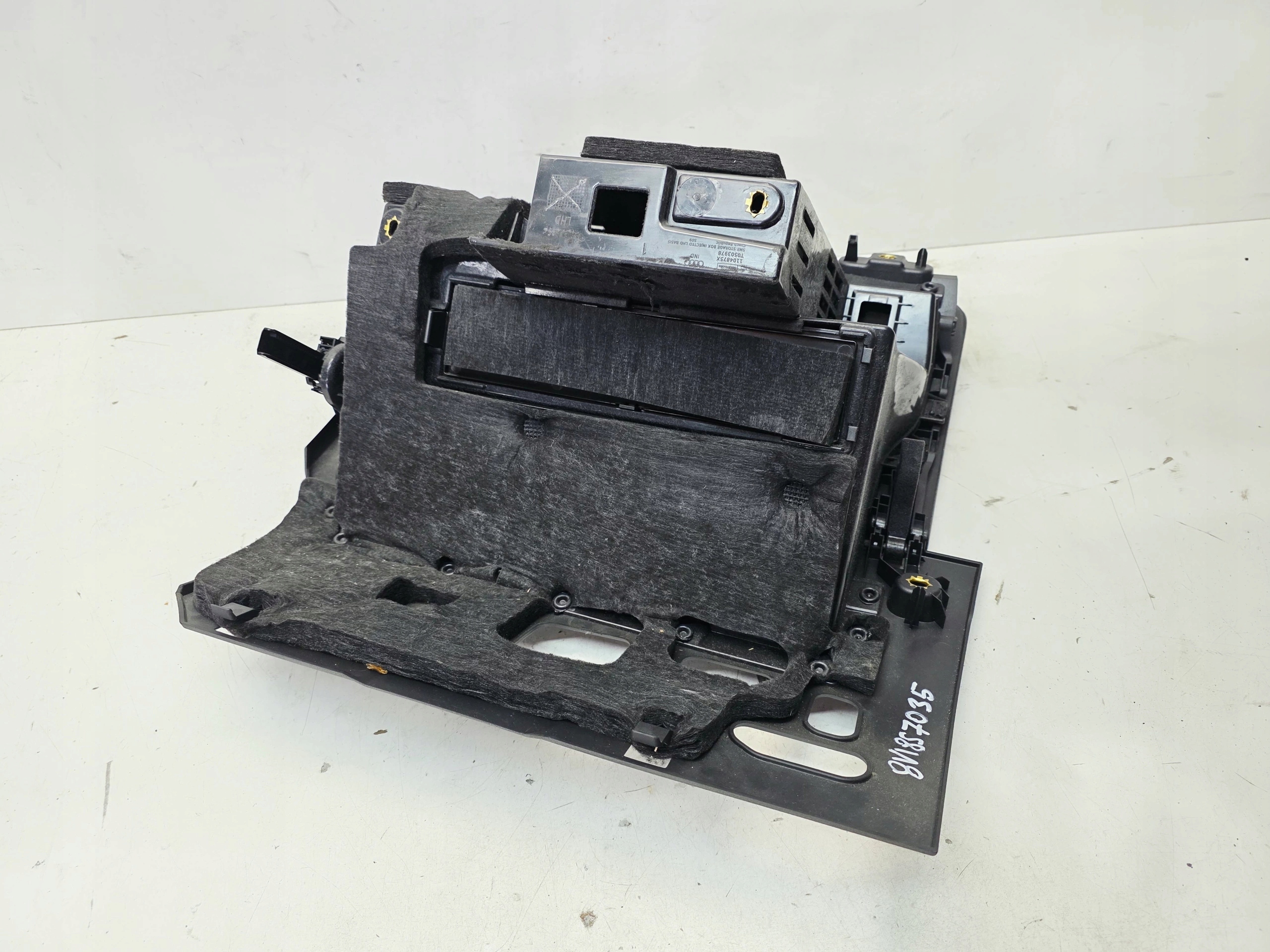 Handschuhfach des Beifahrers AUDI A3 8V 8V1857035
