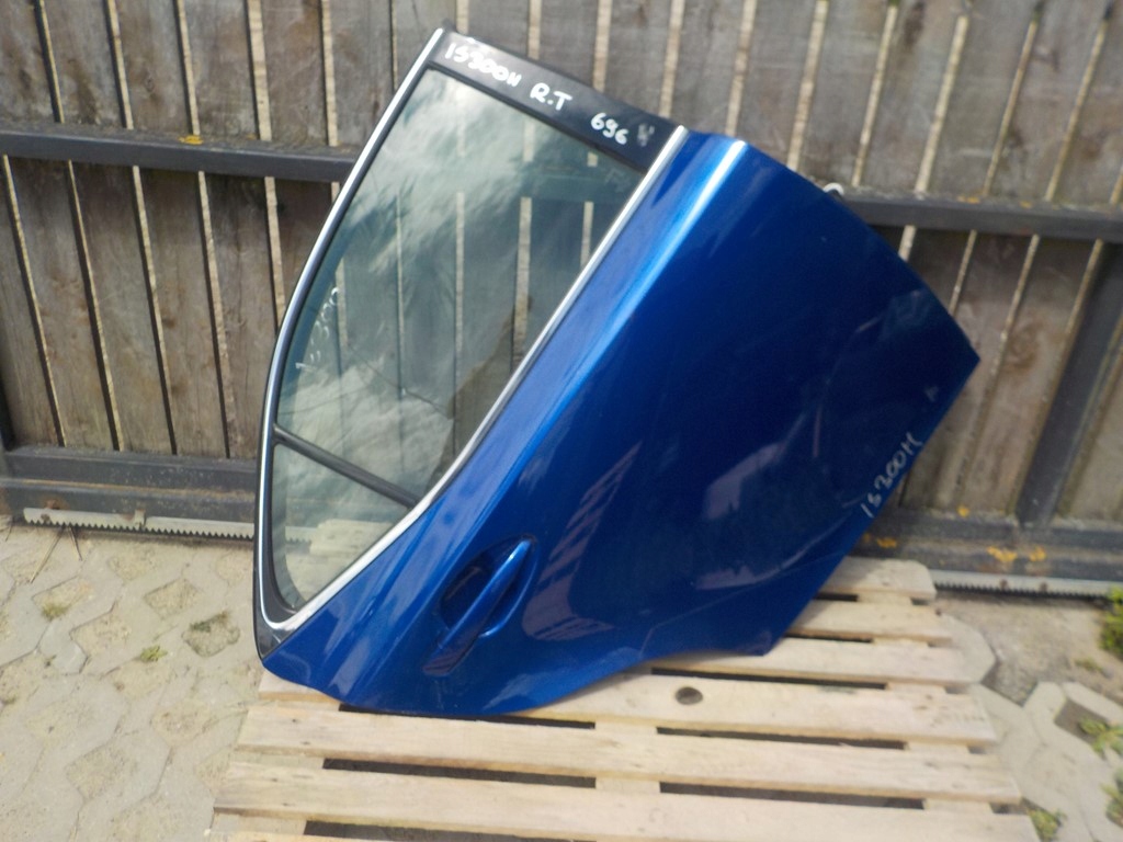 DRZWI PRAWY TYŁ 696 LEXUS IS 2013-2020