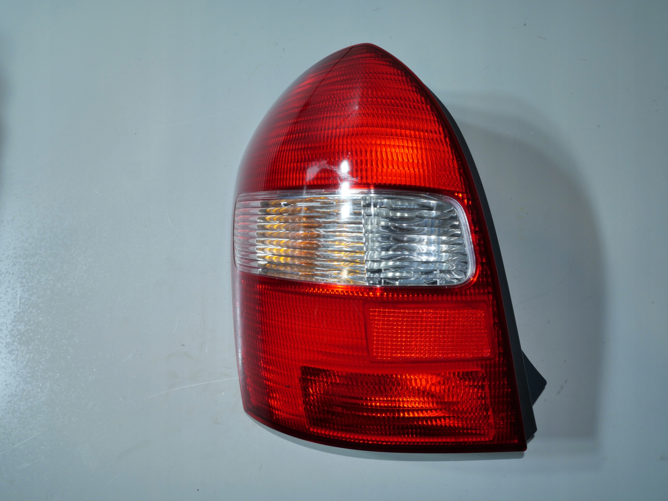 MAZDA 323 BJ light left rear part