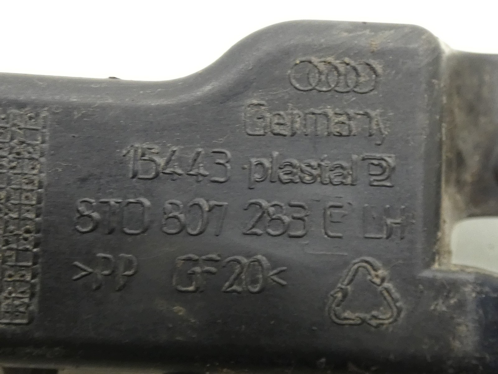 support holder bracket of a bumper left front AUDI A5 8T LIFT 8T0807283C