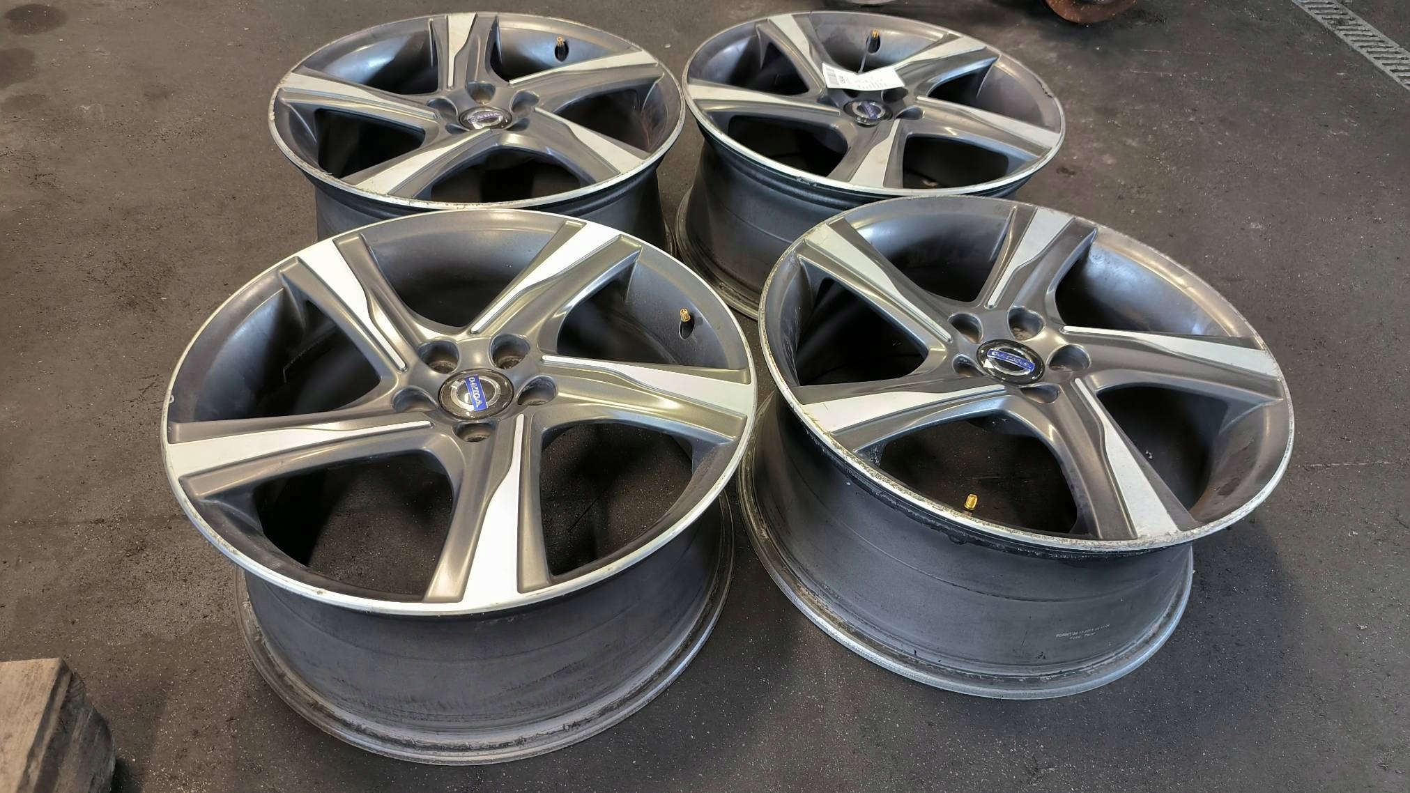 disc KOMPLET 18'' 5X108 31362188 VOLVO V60 and