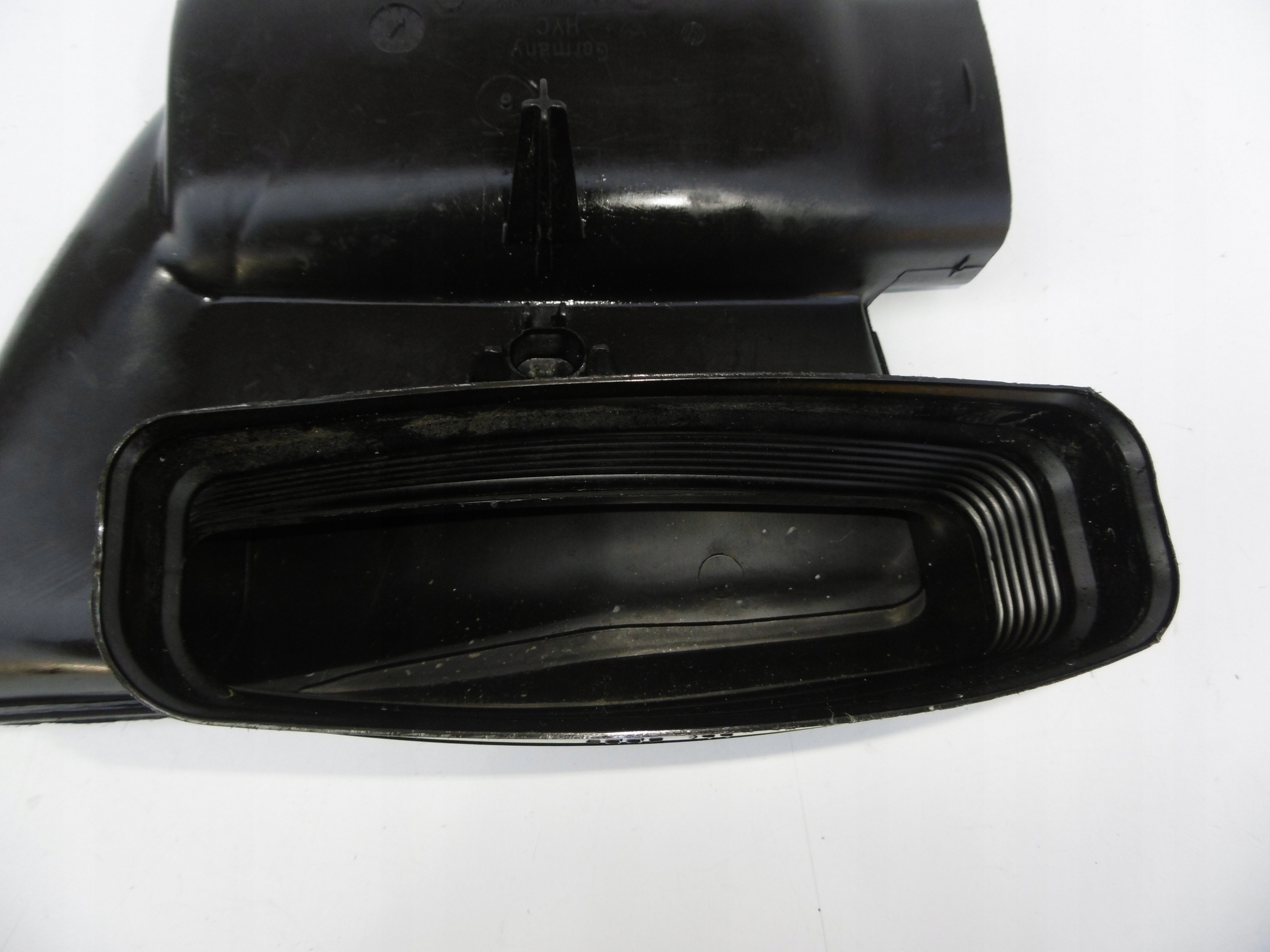 TROUBA trouba vzduchový VW PASSAT B4 2.0 8V