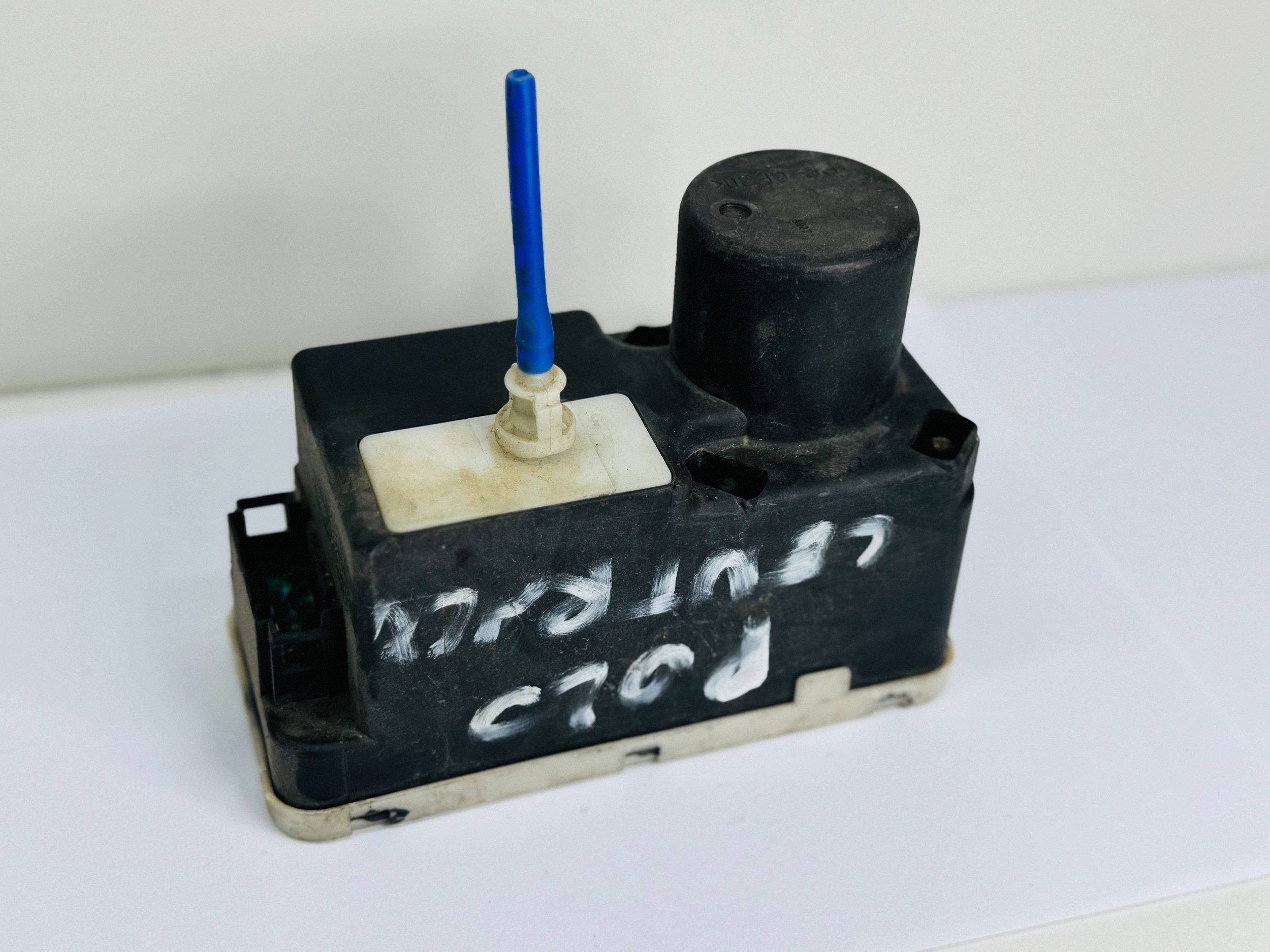 pumpa CETRALNEGO brave VW POLO 6N0962257