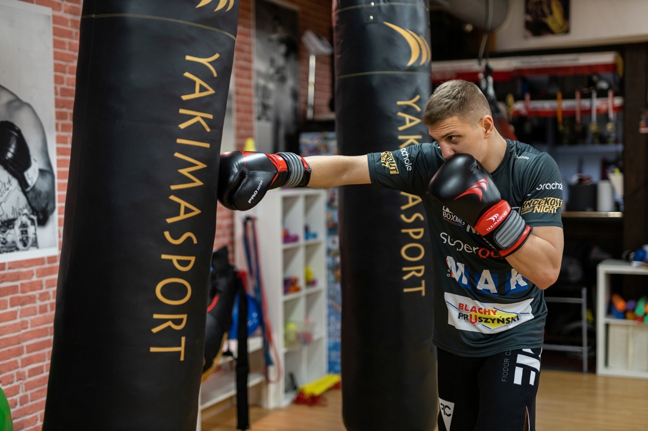 RĘKAWICE BOKSERSKIE PRO SPIDER 14 oz Kod producenta 100339