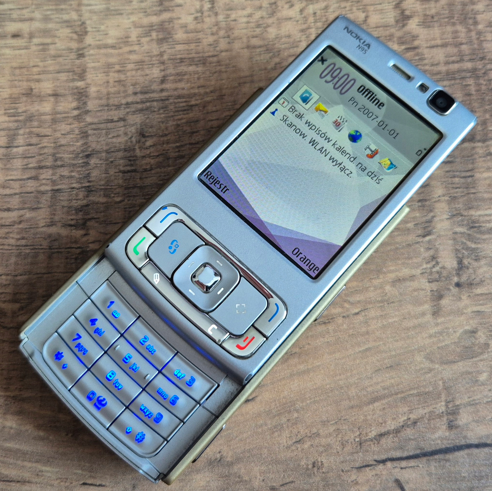 Мобильный телефон Nokia N95 4 МБ / 160 МБ 3G серебро