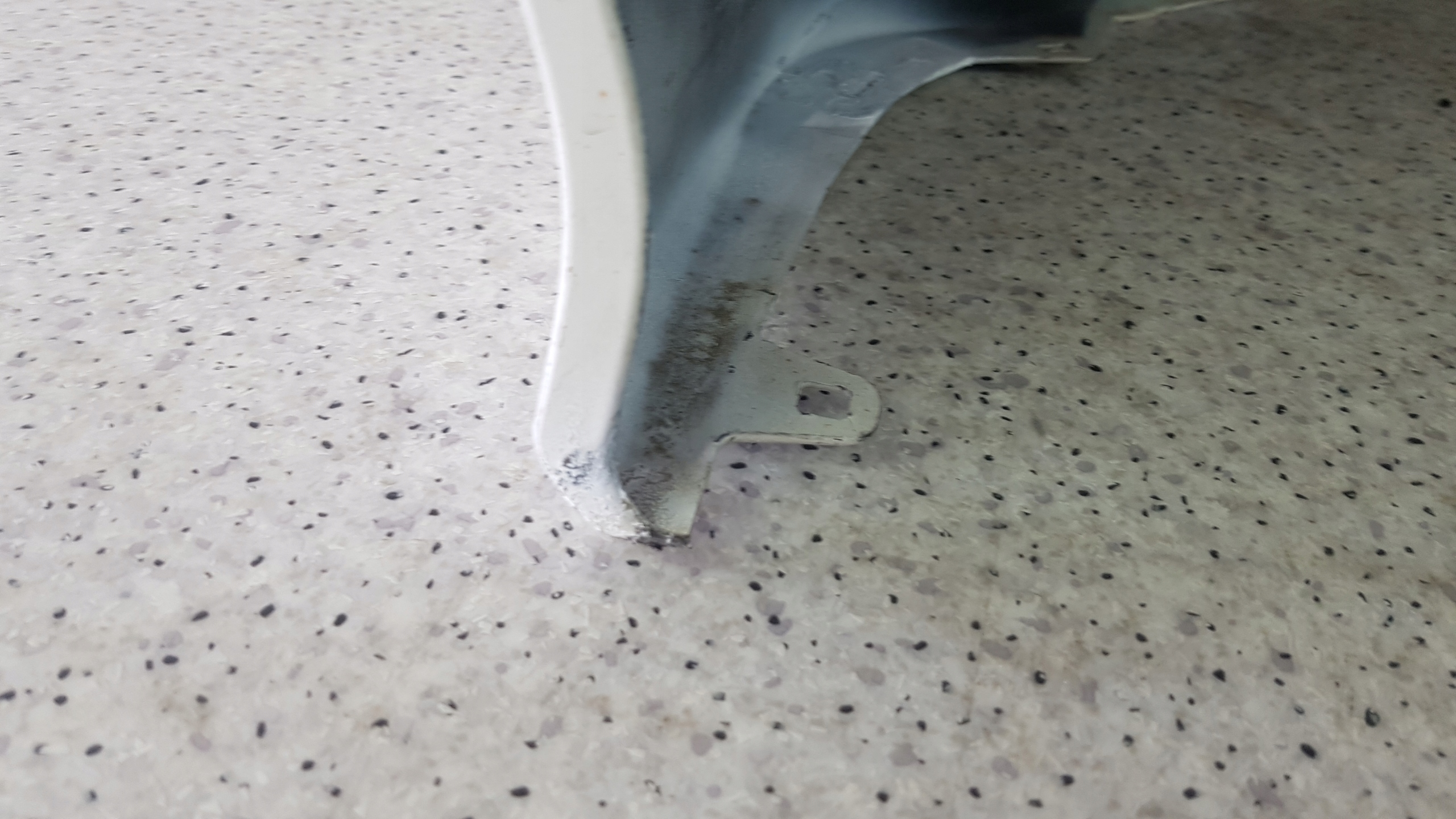 TOYOTA PRIUS IV 4 2016 - bumper front 9755