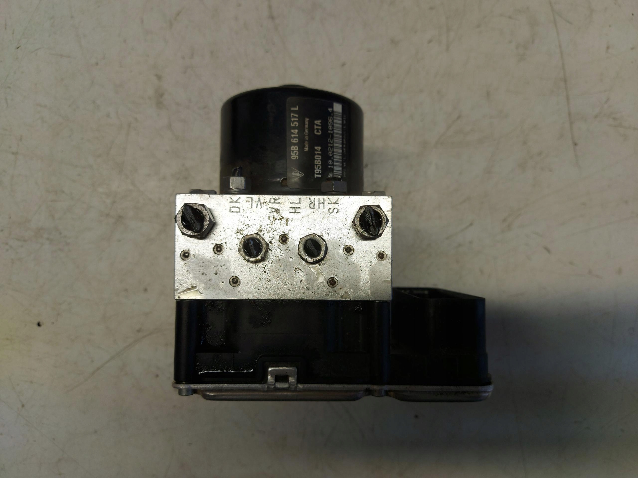 PORSCHE MACAN 95B pump control unit ABS 95B614517L