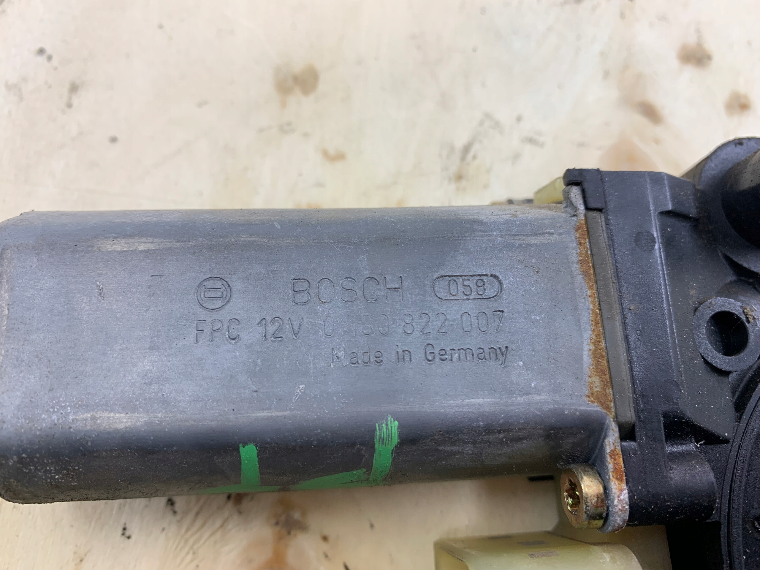 MERCEDES W203 mini motor windows right rear part 0130822007