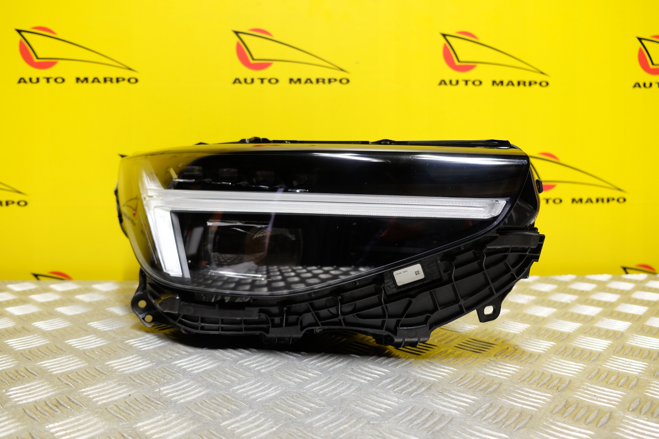 VOLVO C40 XC40 LIFT 2022-2023 REFLEKTOR LAMPA PIXEL LED PRAWA USA Typ samochodu 4x4/SUV Samochody osobowe