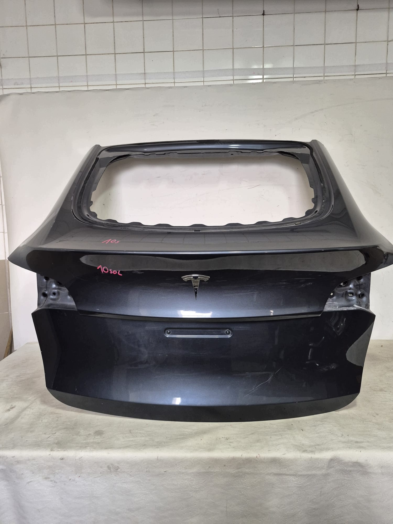 TESLA MODEL Y 20- trunk door boot rear part rear