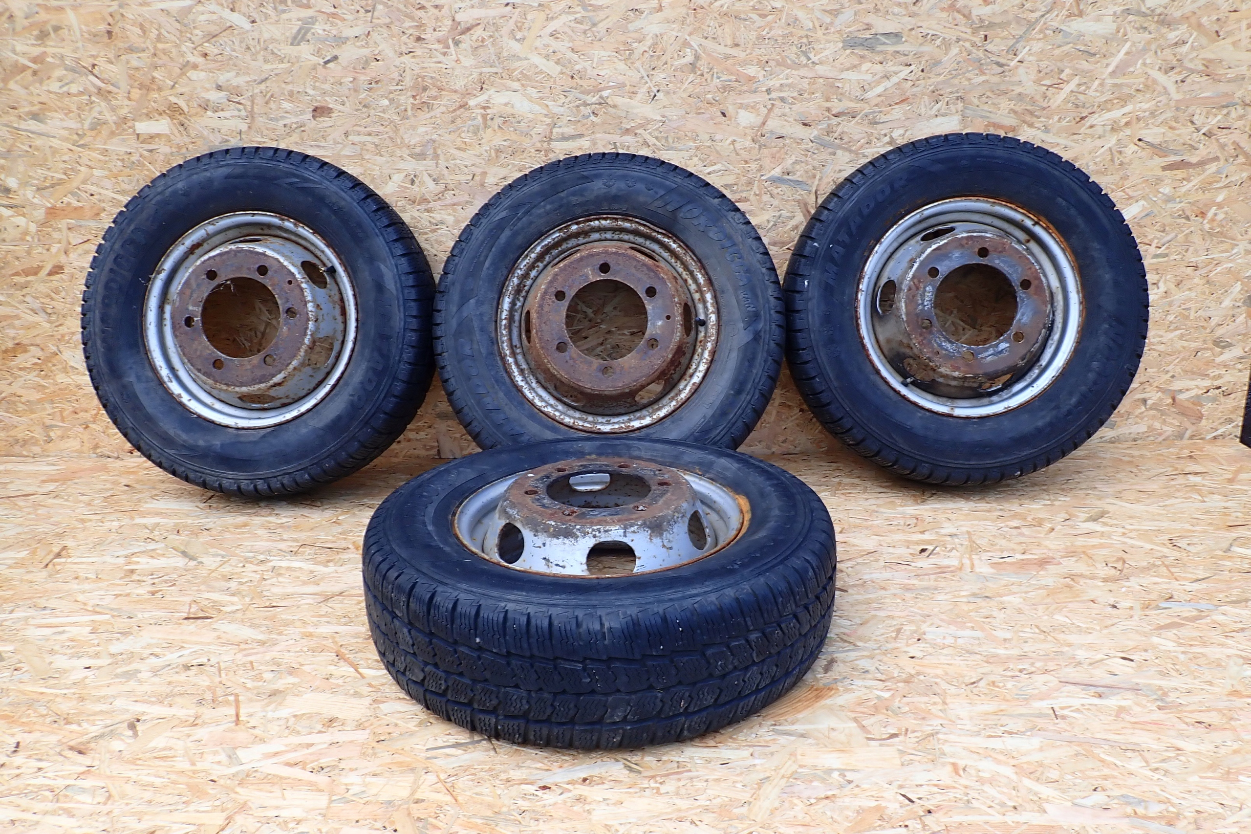 FELGI KOŁA STALOWE FELGA STALOWA VW LT 85-95R BLIŻNIAK 291601027D OPONY Rozstaw śrub 6x205