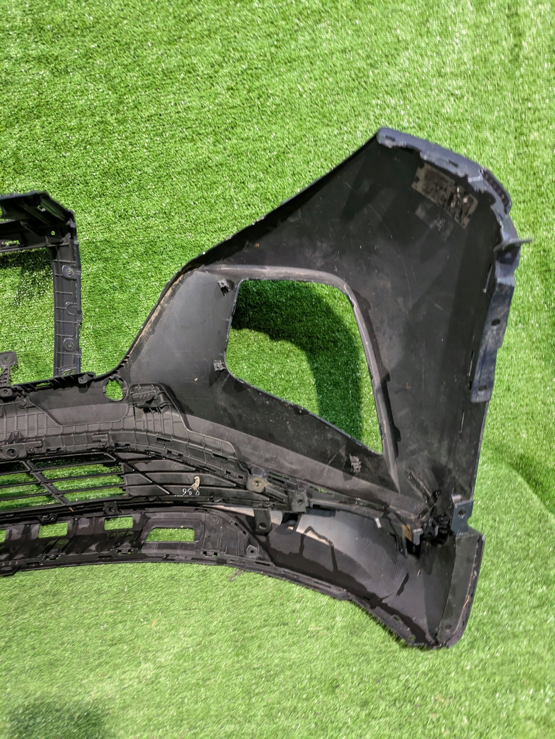 Frontstoßstange vorne HYUNDAI TUCSON IV 20- NR.Z8030