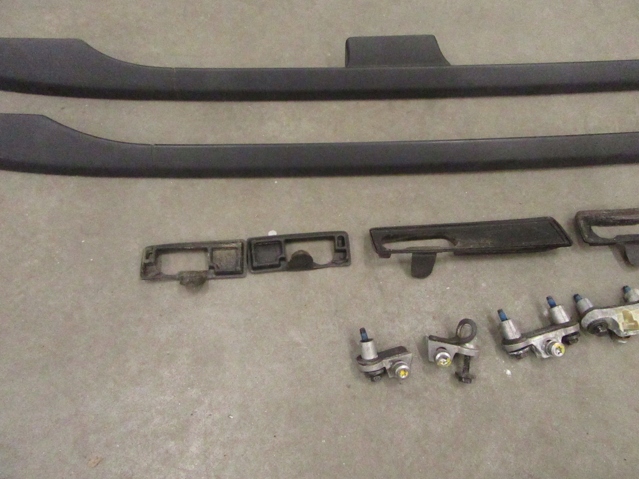 Barres de toit longitudinales Vis Fixation Poignées BMW e53 X5 KOMPLET