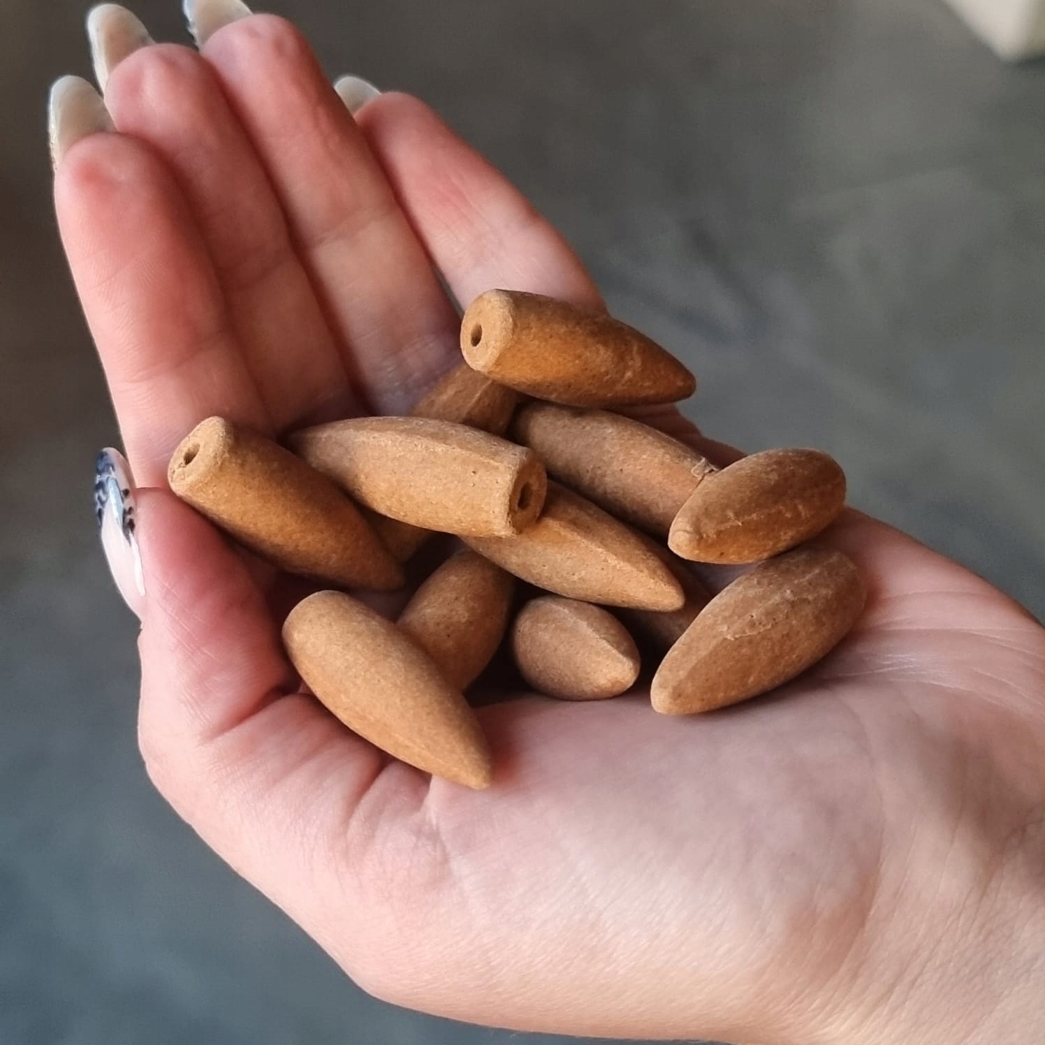 BACKFLOW KADZIDEŁKA STOŻKOWE palo santo 12szt NATURALNE Kod producenta Backflow