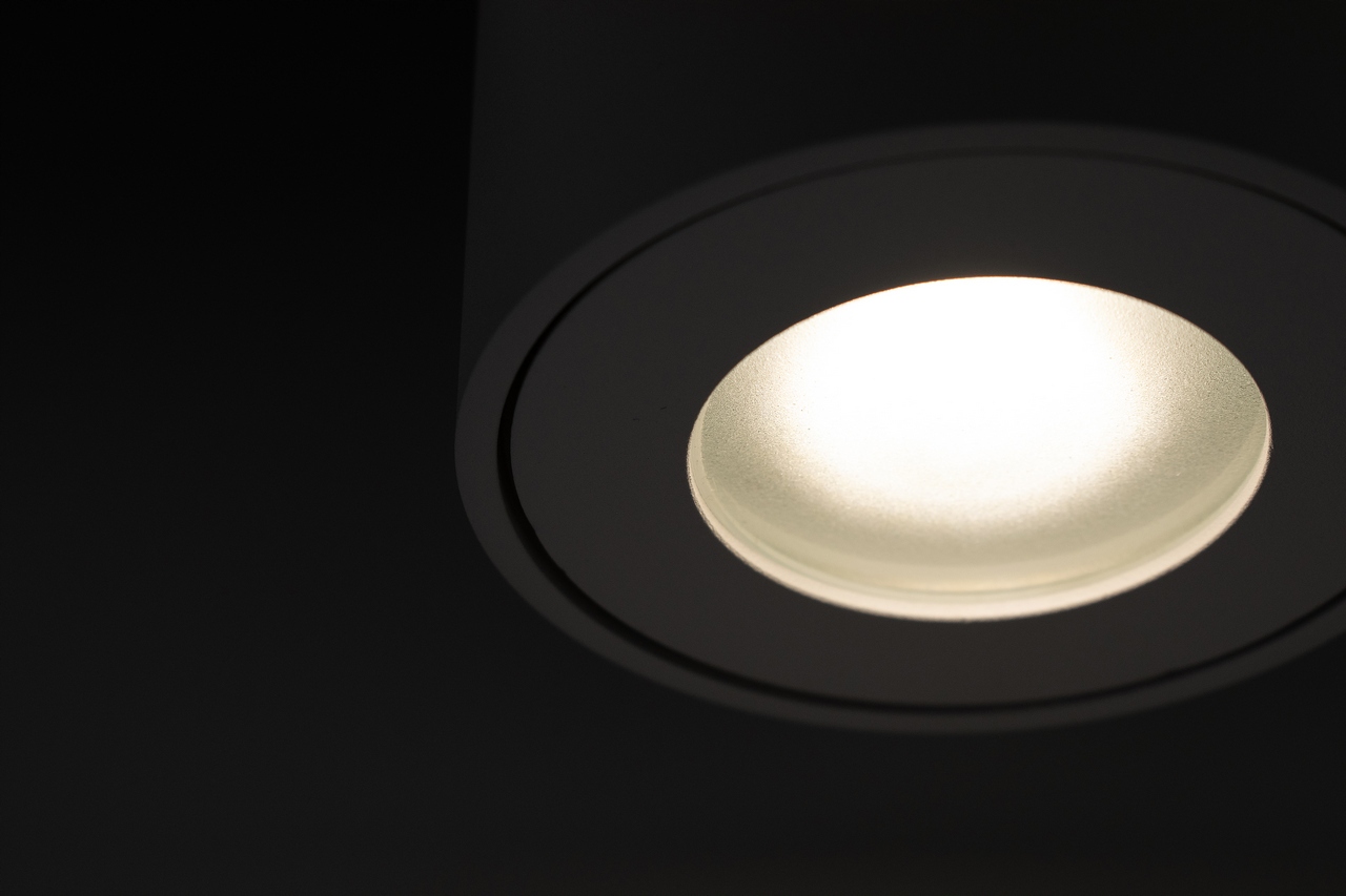 OPRAWA NATYNKOWA DO ŁAZIENKI TUBA GU10 BIAŁA IP44 EDO Średnica 8 cm