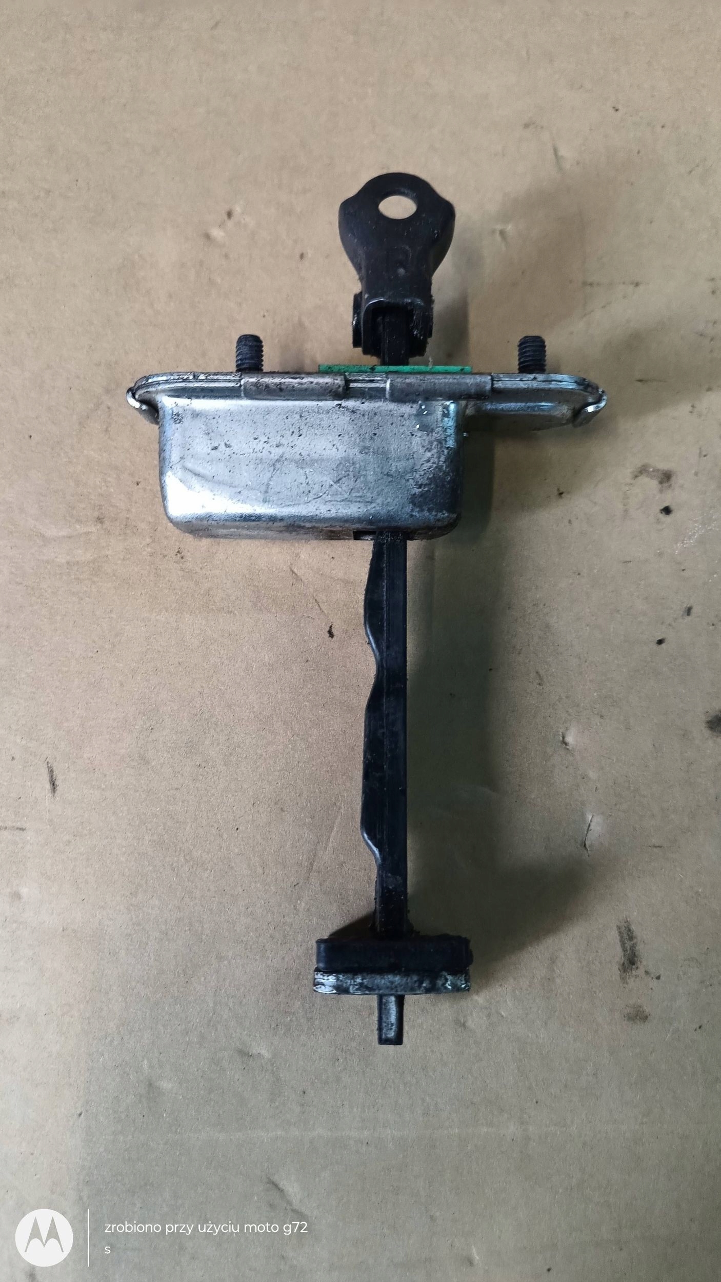 HYUNDAI TUCSON limiter door right rear part 2015R
