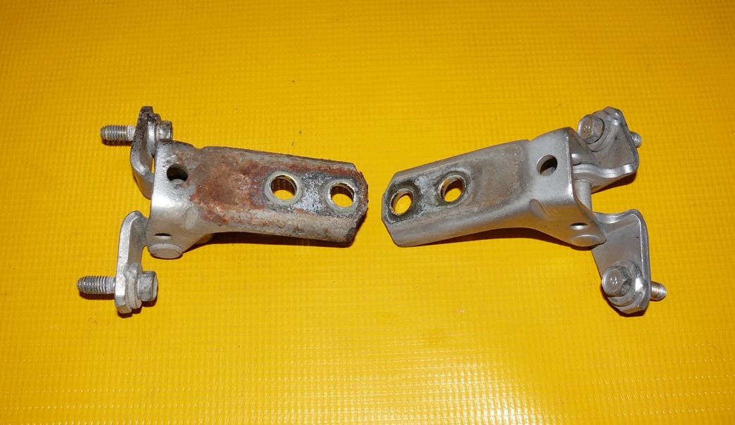 hinges door driver´s left front MITSUBISHI OUTLANDER and 1 03-06r. A31