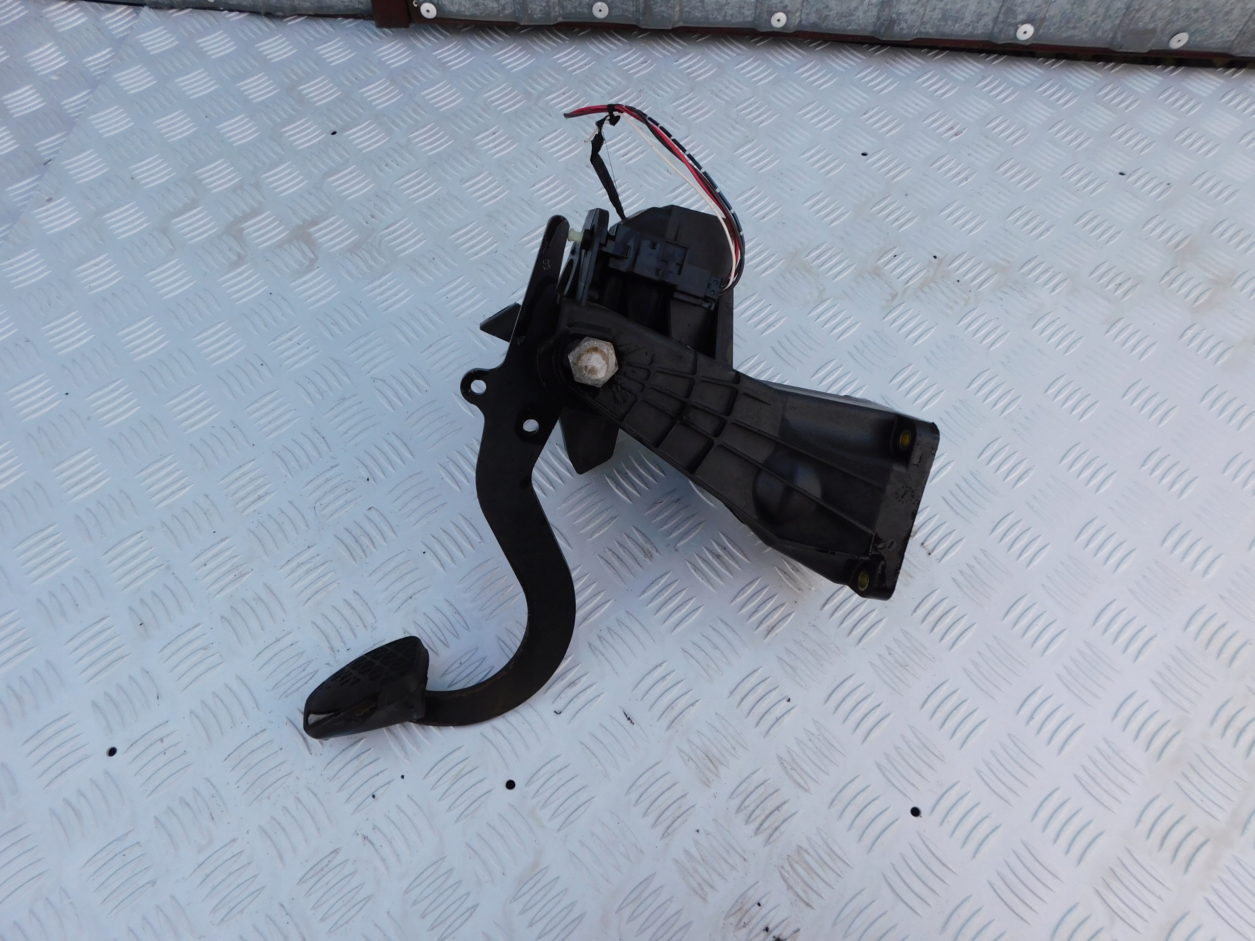 Pedal kočnice + snimač Sprinter CDI 00-06 automatski mjenjač getriba