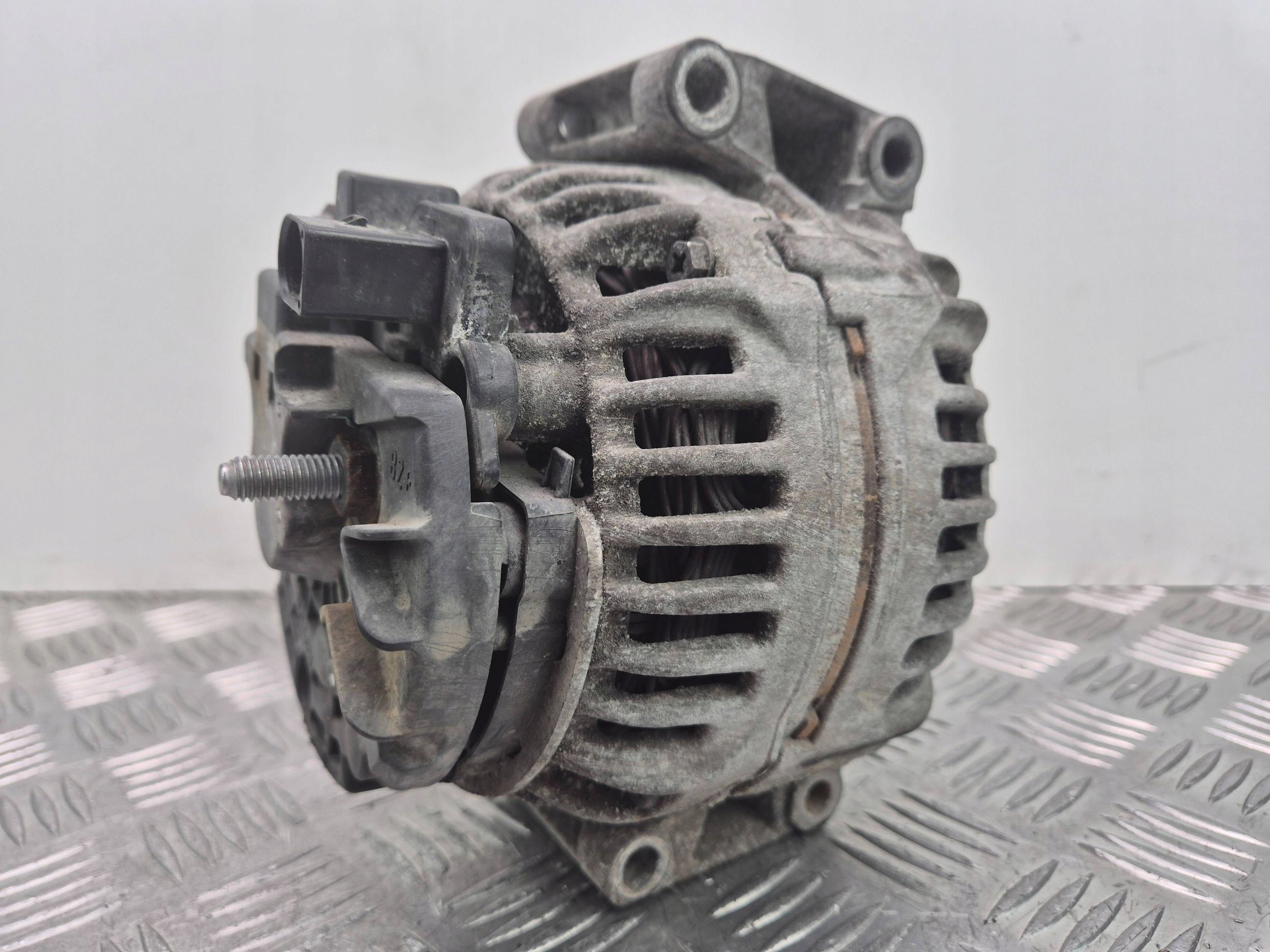 Mercedes GLK280 X204 Alternator A0131546302