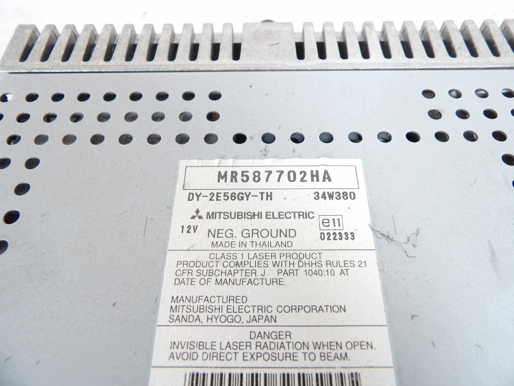 MITSUBISHI COLT RADIO MR587702HA