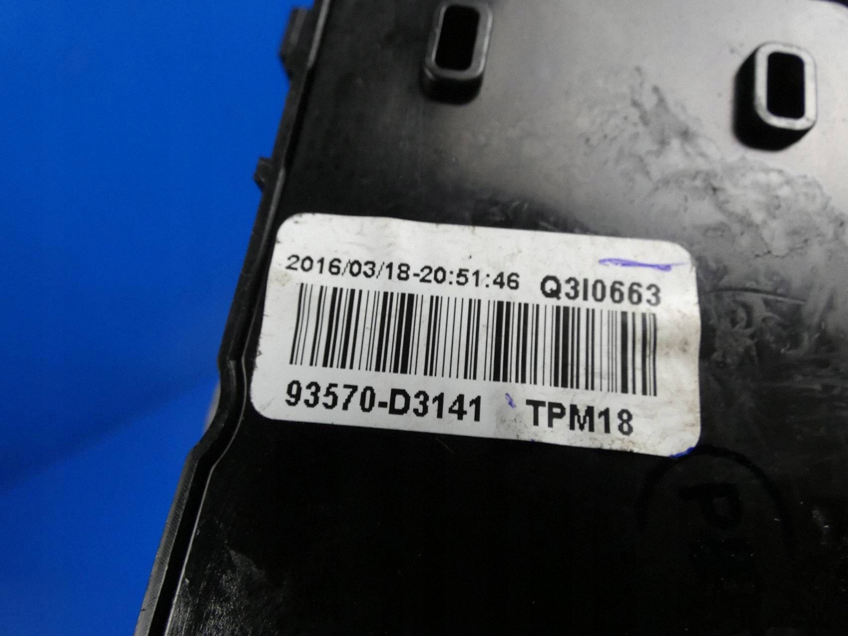 HYUNDAI TUCSON III window control switch left front WERSJA ANGIELSKA