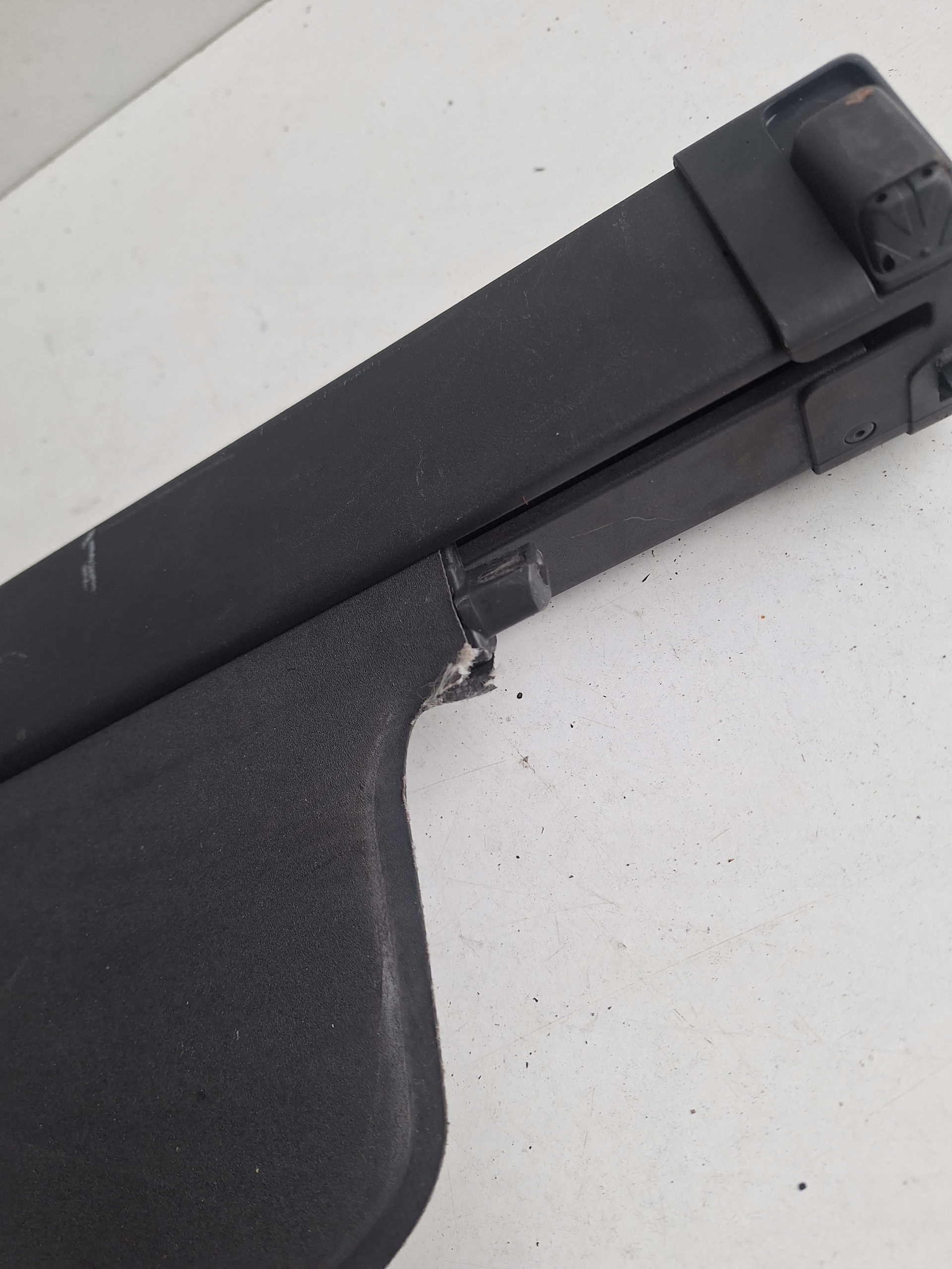 VOLVO V60 II 10-18 blinds boot