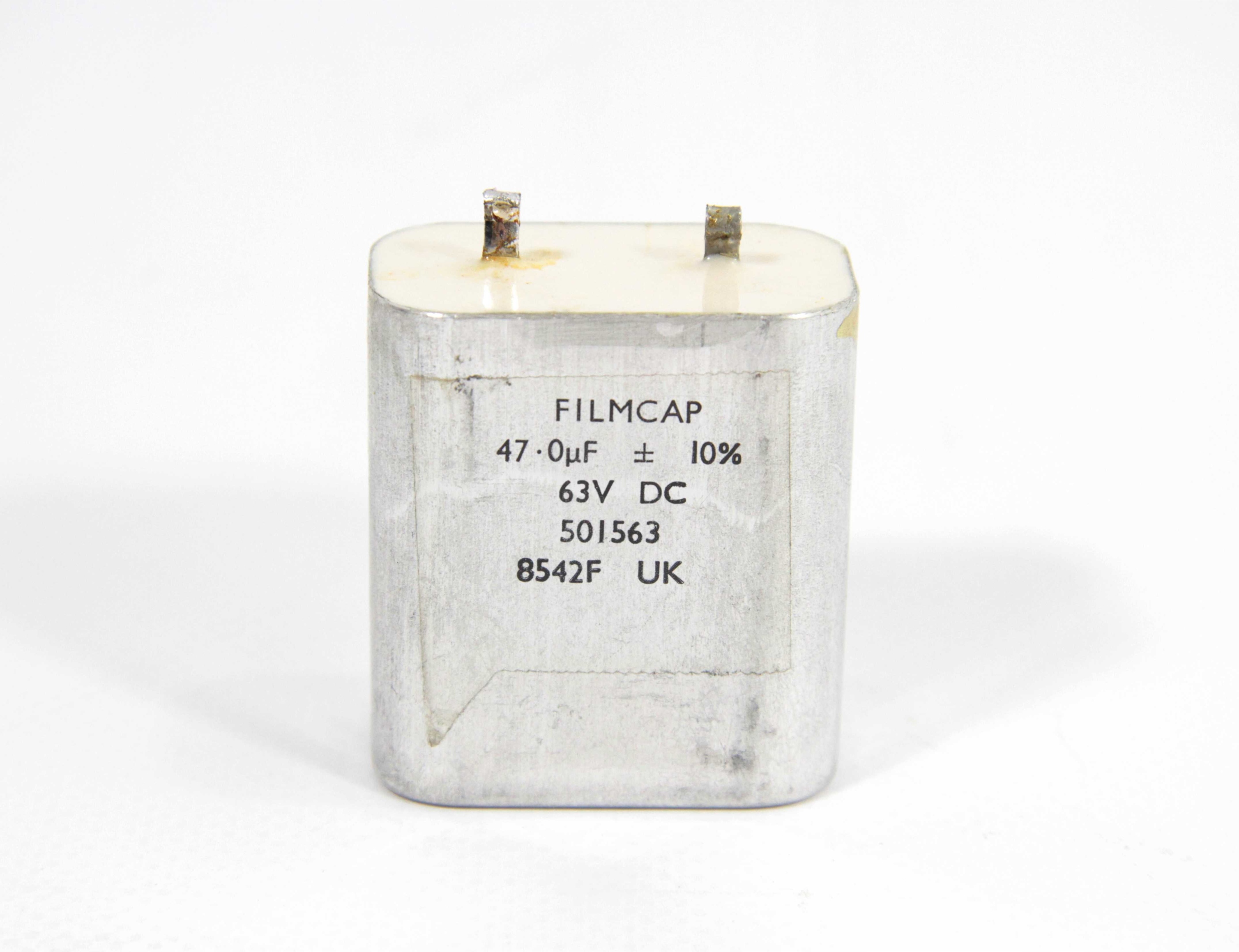 WYSOKOPRĄDOWY KONDENSATOR MKT 47uF 63V AUDIO