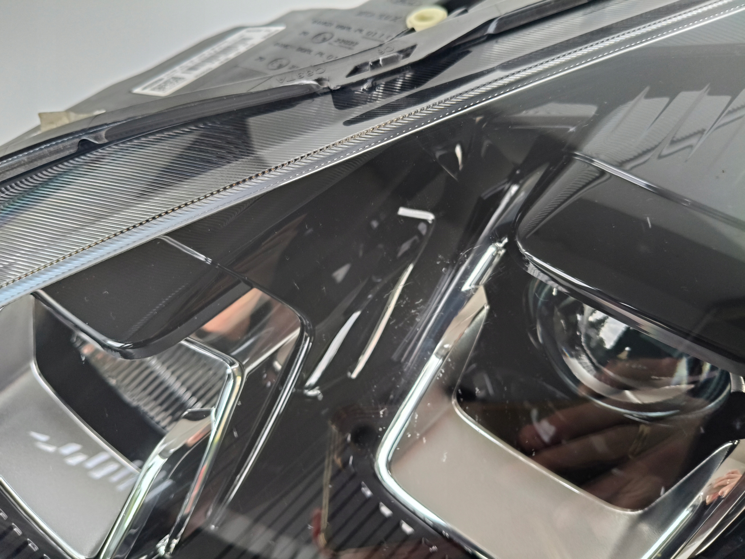 light left REFLEKTOR FORD KUGA MK3 19- LED