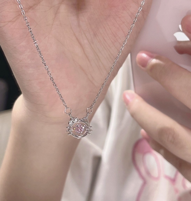 Wisiorek Hello Kitty Delikatny fairy goth Motyw Brak