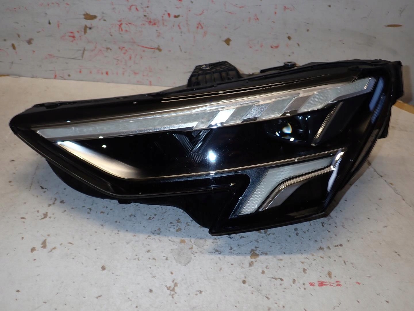 light front front left AUDI A3 2020- FULL LED 8Y0941033