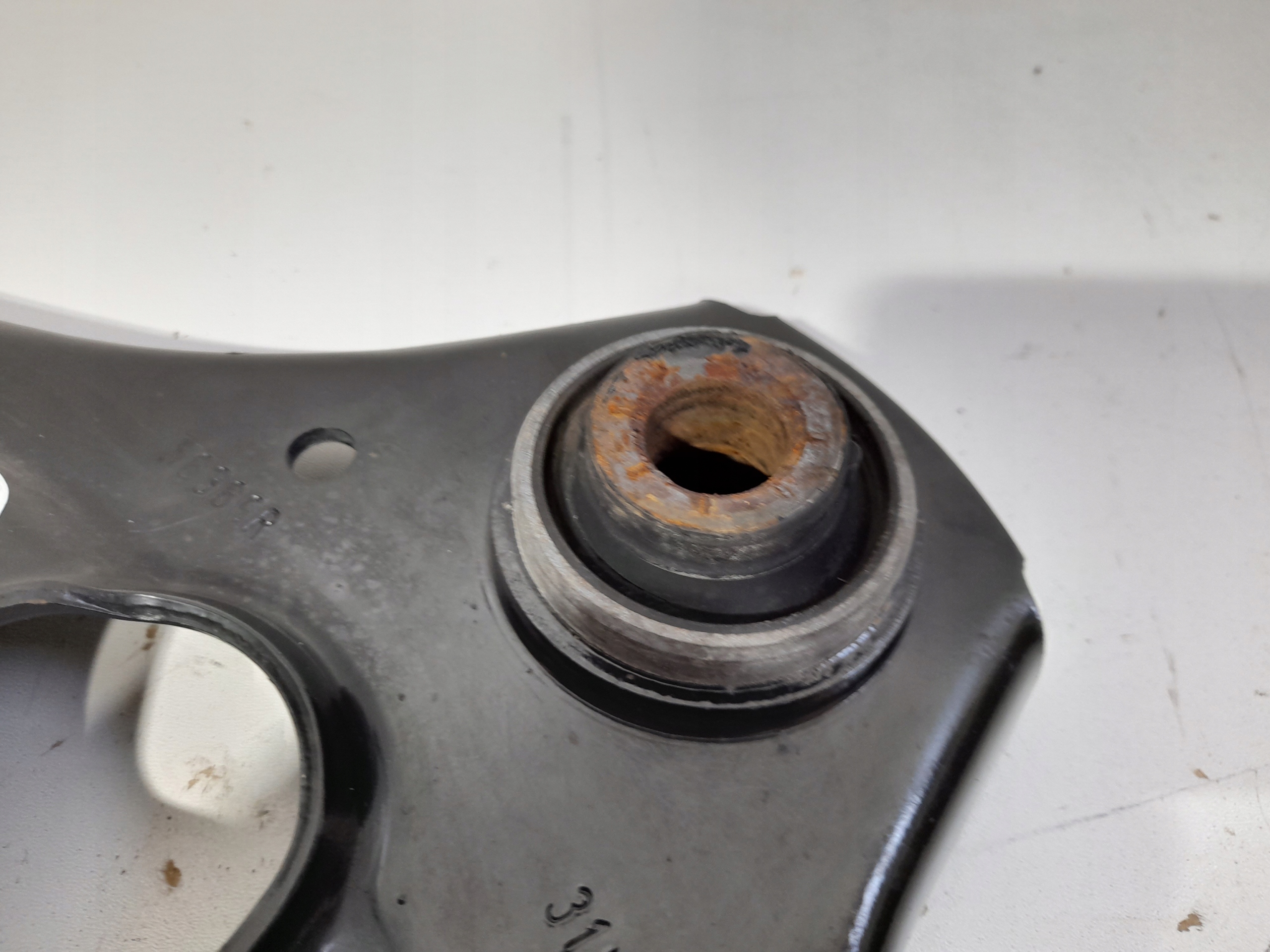 RENAULT CLIO V arm front left 56385R (Q43)