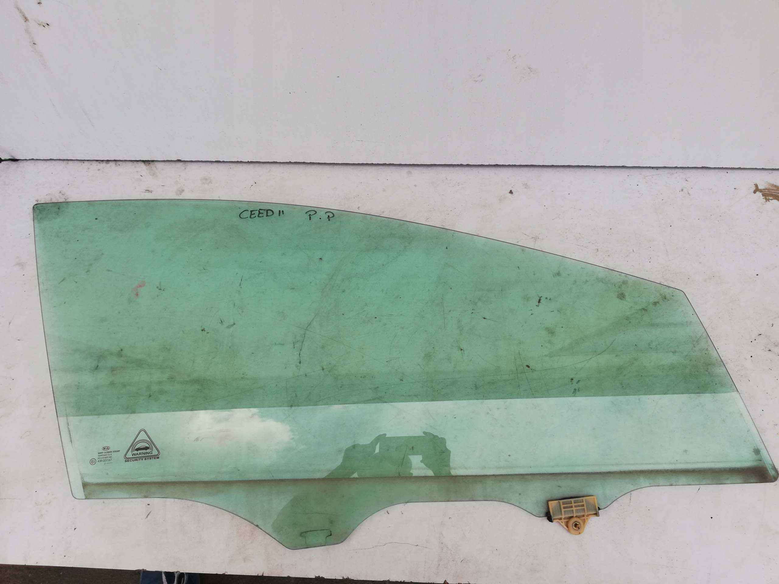 SZYBA PRAWY PRZÓD PRZEDNIA KIA CEED 12-16 EU HB