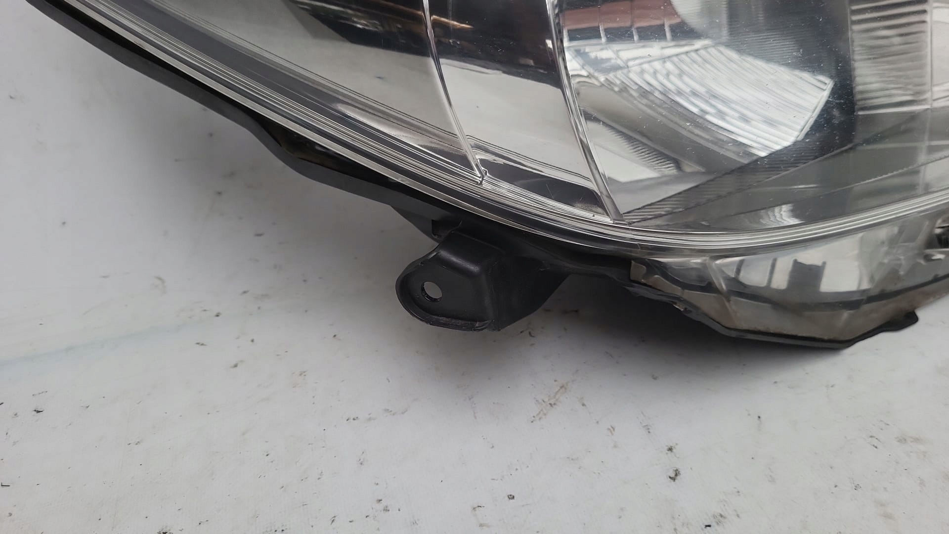 TOYOTA YARIS III 11-14 light front front right