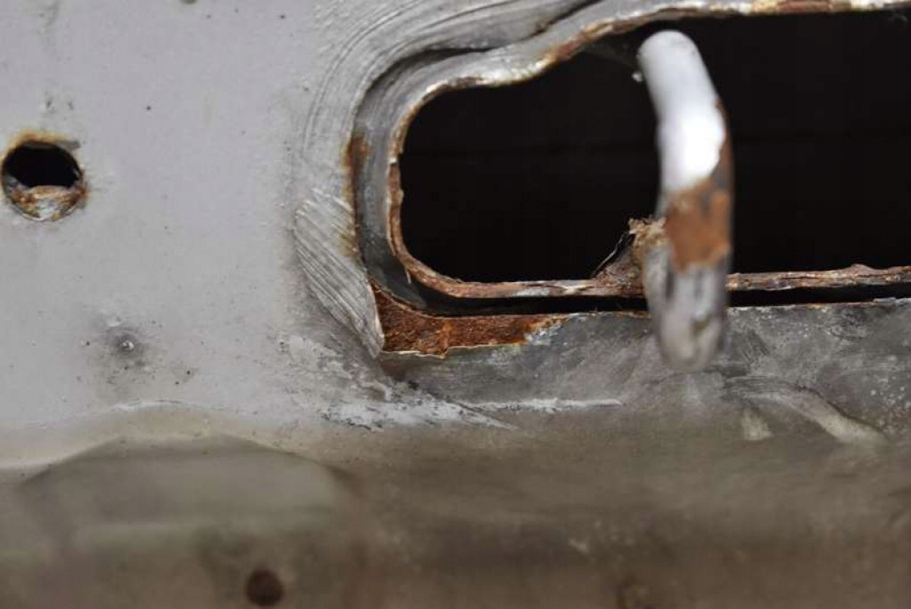 cofano SREBRNA NISSAN TIIDA 04-12