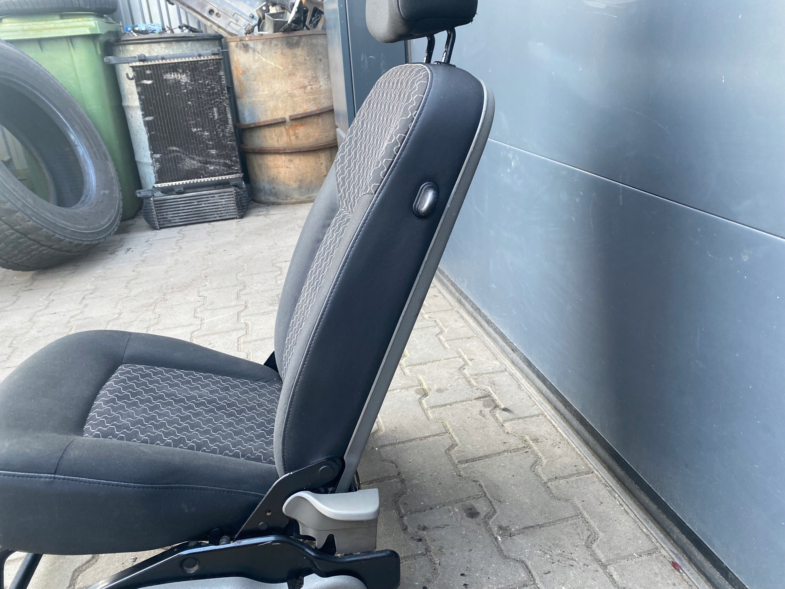 renault KANGOO II 10R кресло правый европа