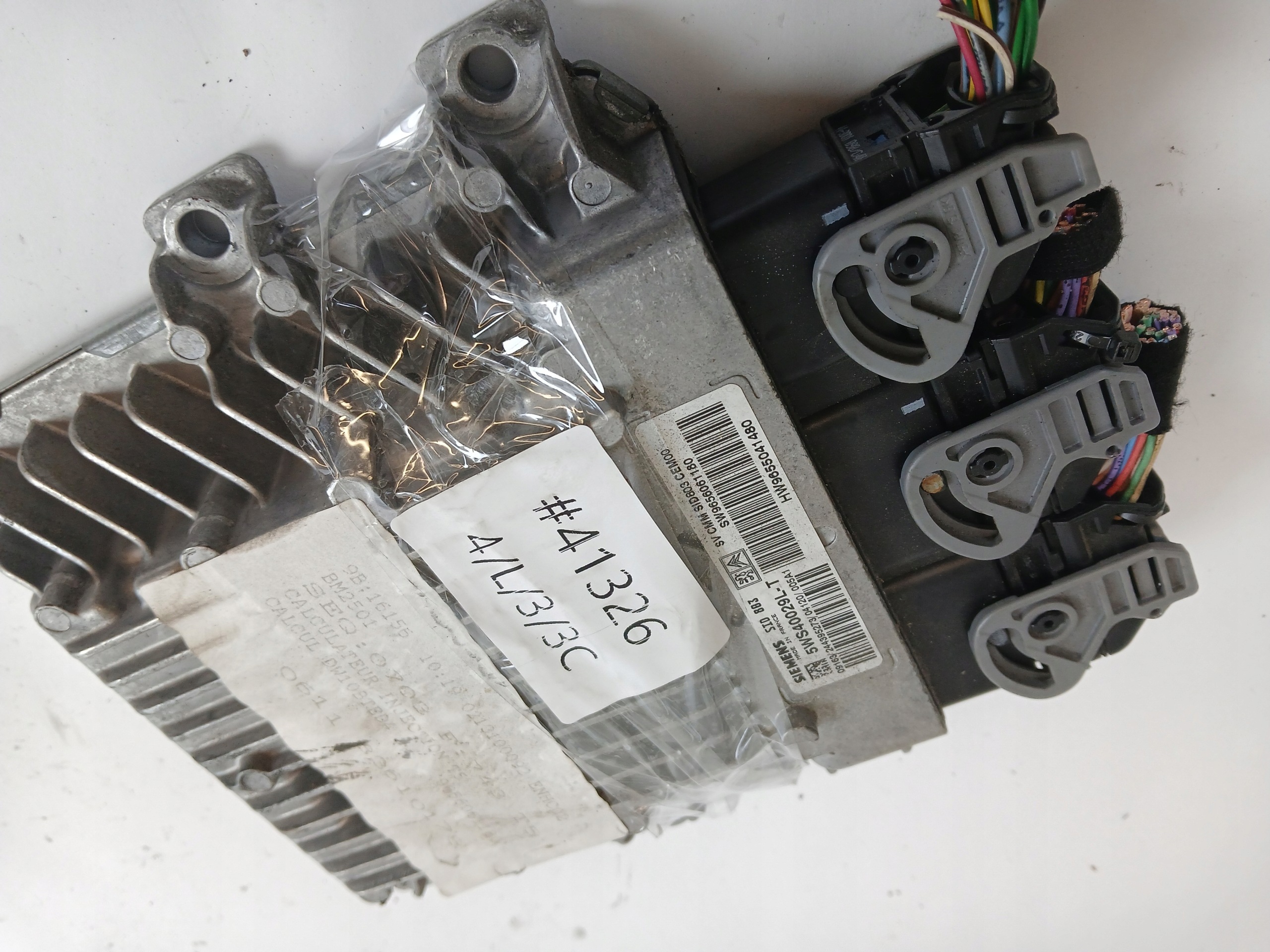 PEUGEOT 307 2.0 HDI control unit of the engine 9656061180