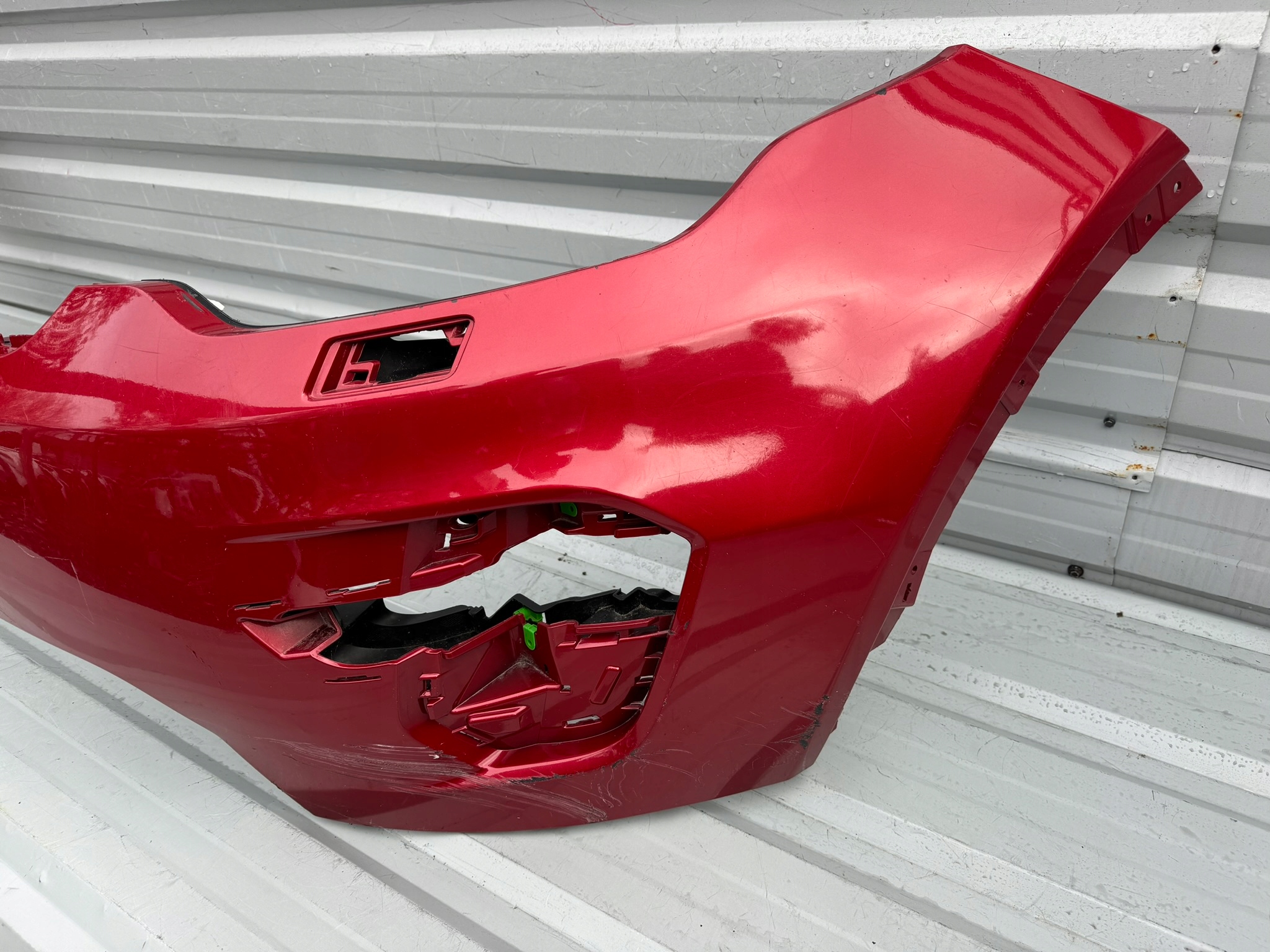 LAND ROVER DISCOVERY SPORT 14-19R ZDERZAK PRZÓD PRZEDNI FK72-17F003 Powierzchnia do malowania