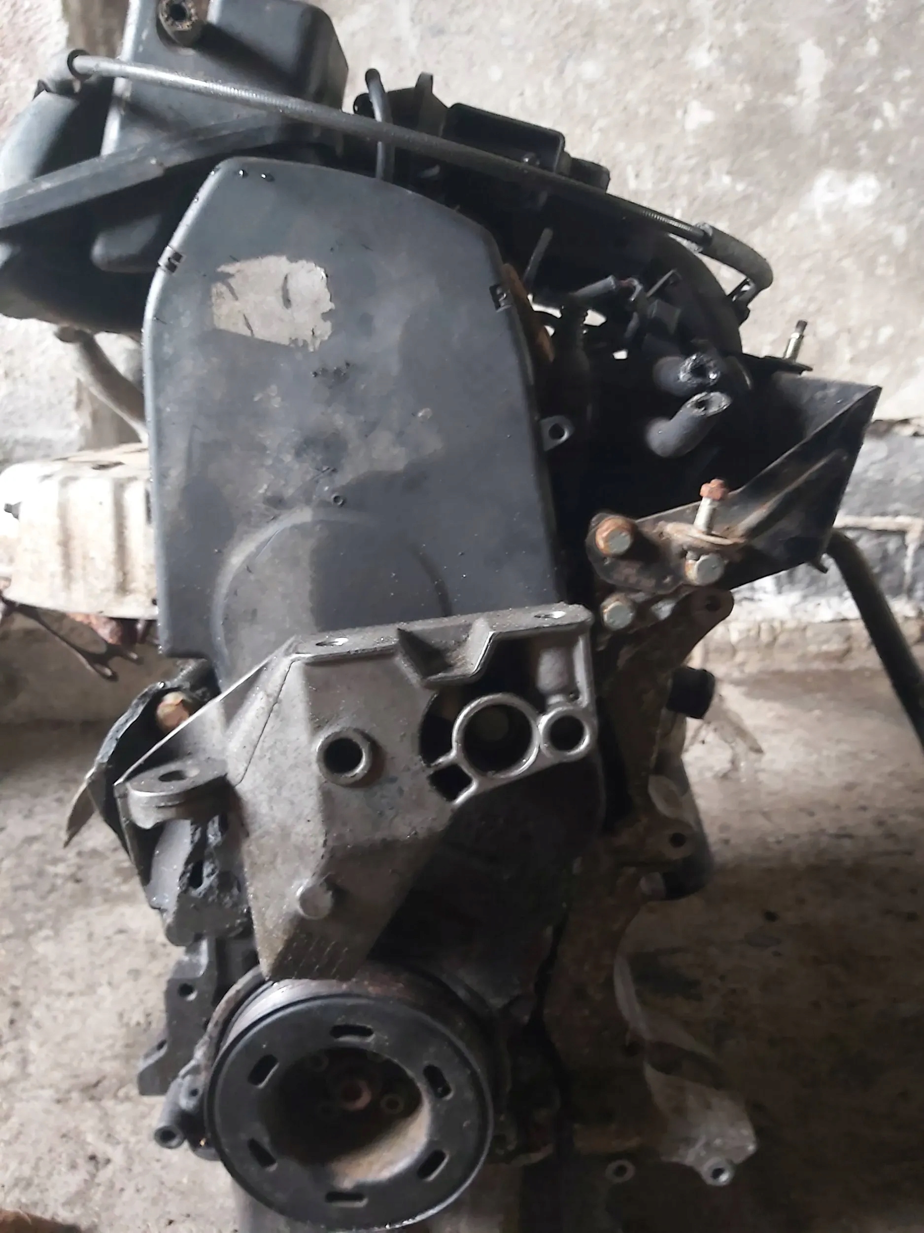 Двигатель vw SKODA seat LEON Audi A3 1.6 8V SR akl