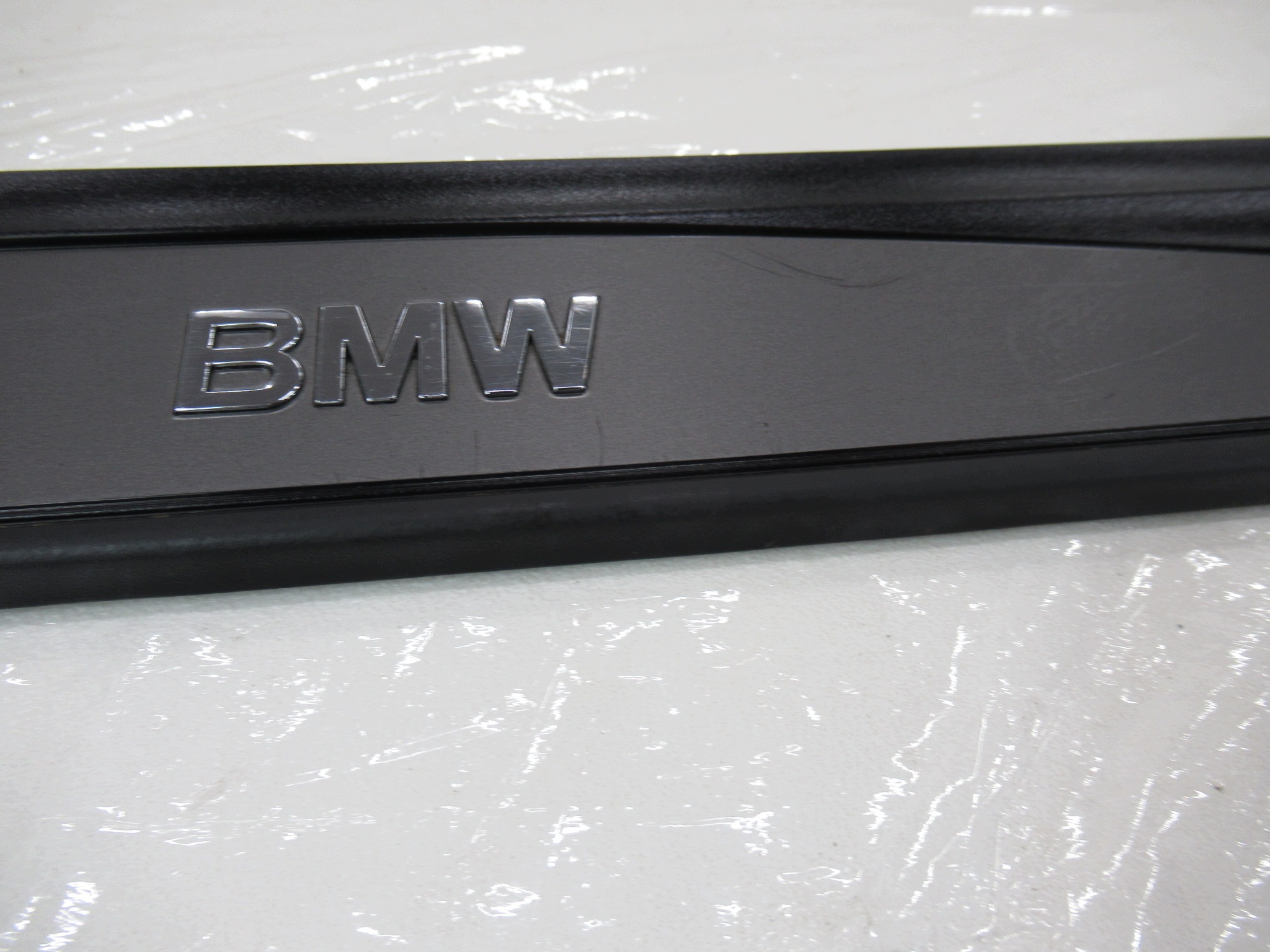 moulding threshold ozdobna cap left left front BMW e60 e61 sedan KOMBI