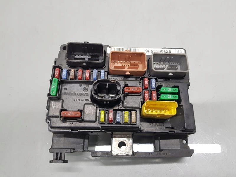 SKRZYNKA BEZPIECZNIKÓW BSM C3 PICASSO 9667199680