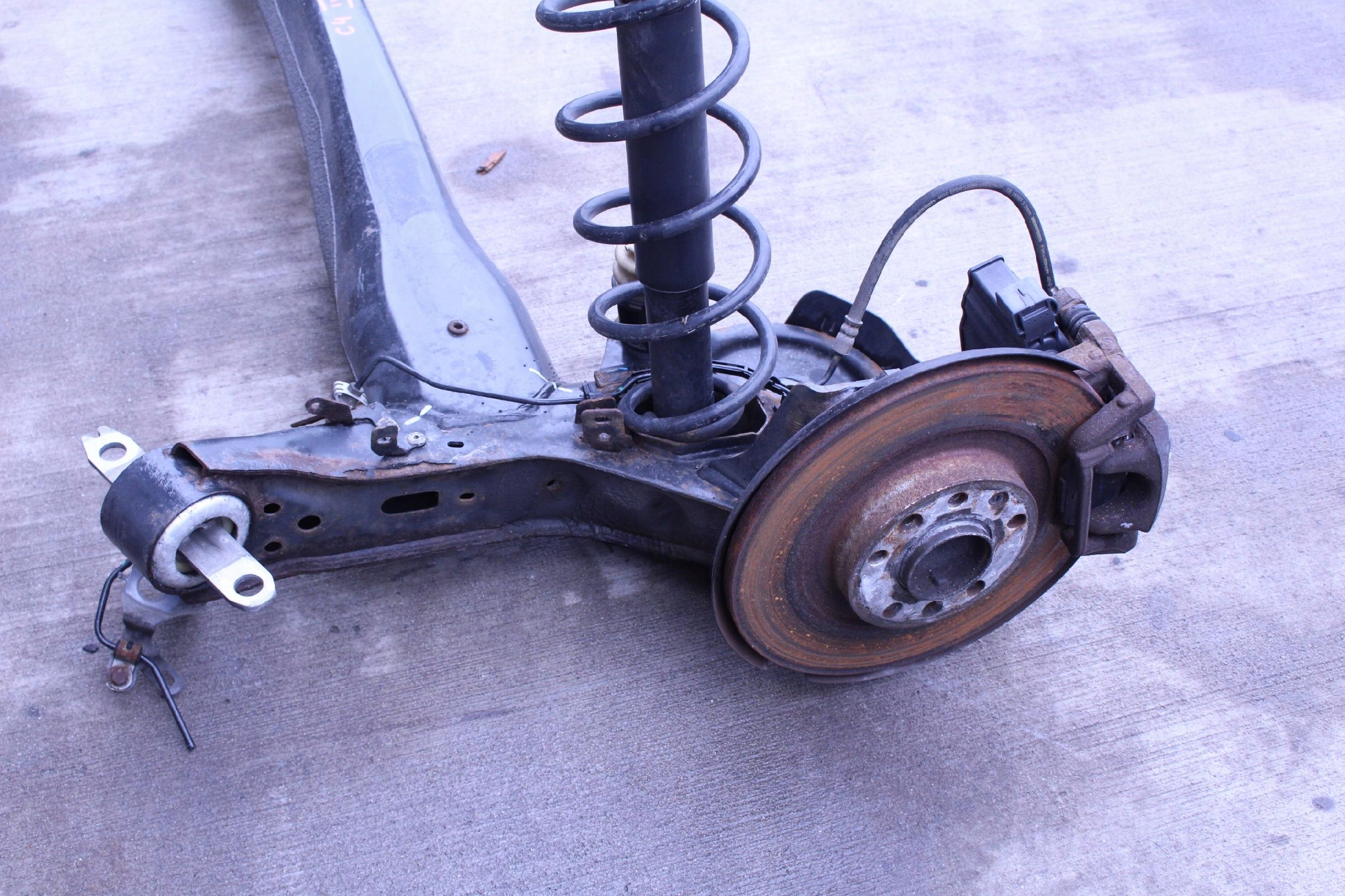 BELKA ZAWIESZENIE TYŁ CITROEN C4 GRAND PICASSO II 16r. Producent części Citroen OE