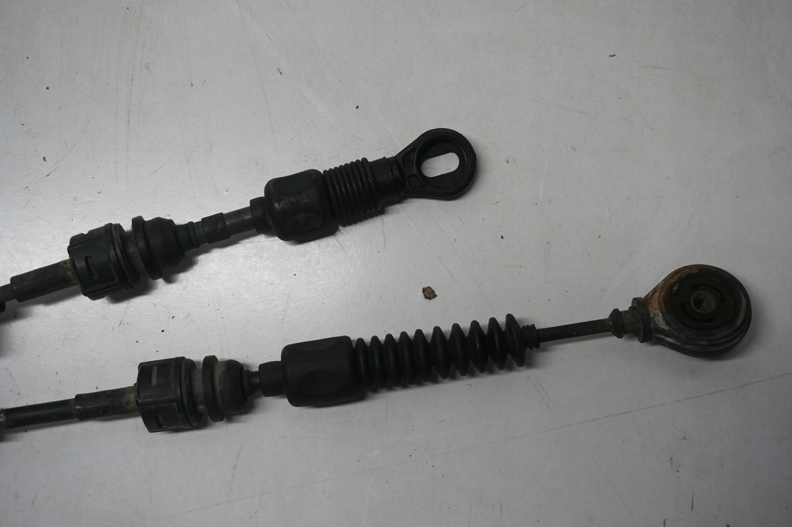 HYUNDAI i40 2011R 1.7CRDI LINKI CIĘGNA ZMIANY BIEGÓW 437943Z300 Producent części Hyundai OE