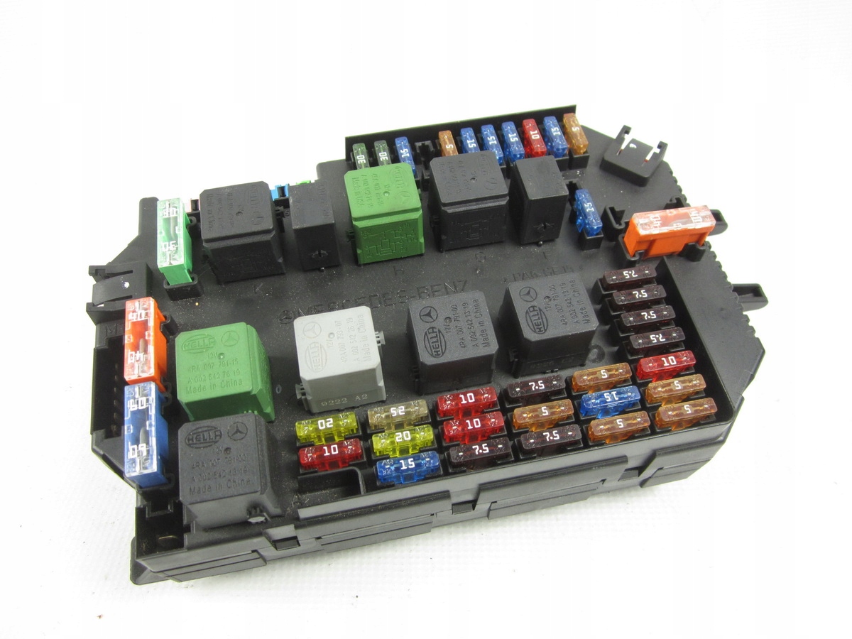 compartment of fuses front front Mercedes W221