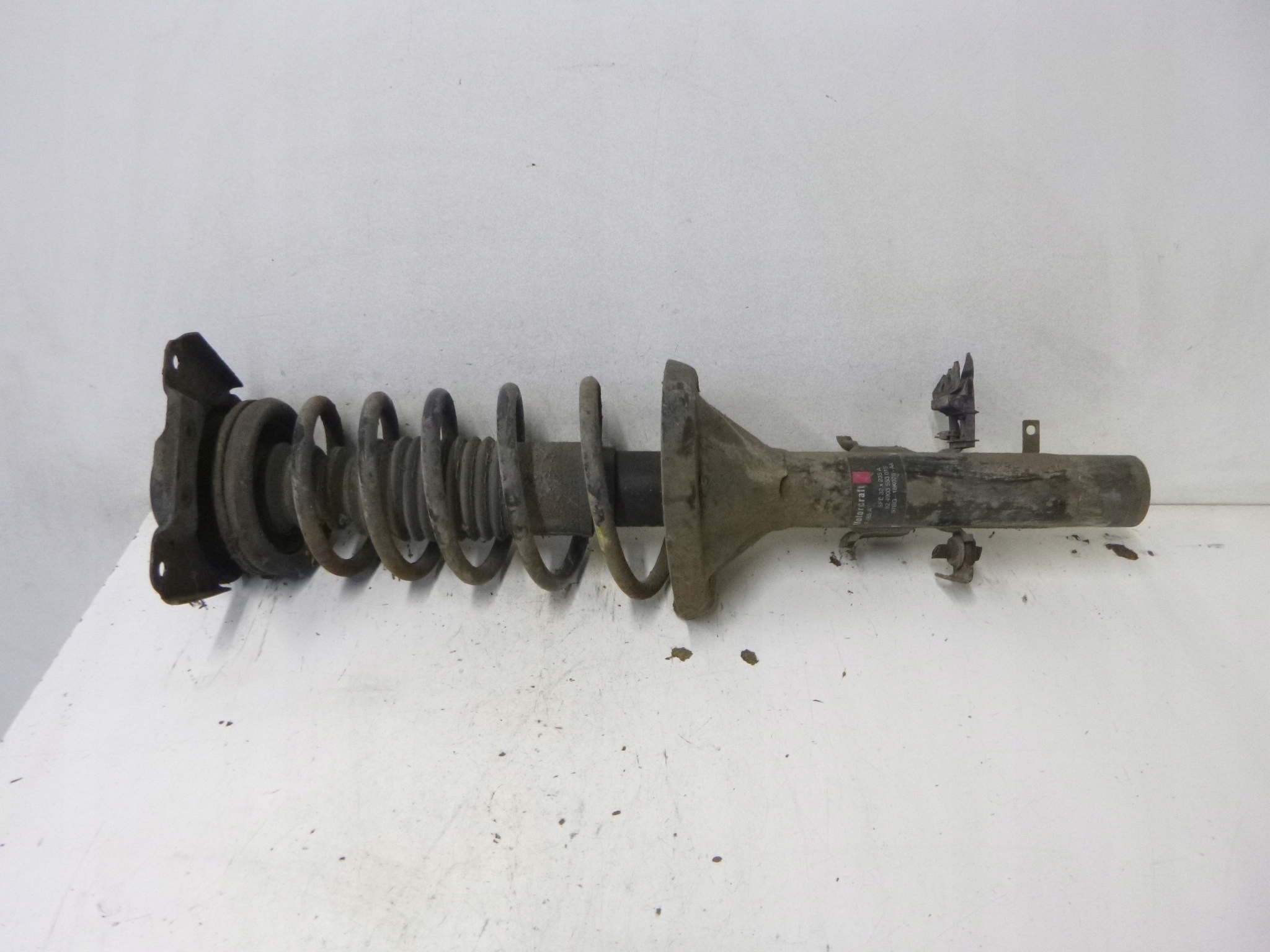 STOSSDÄMPFER HECK FORD MONDEO II 1.8 98R.
