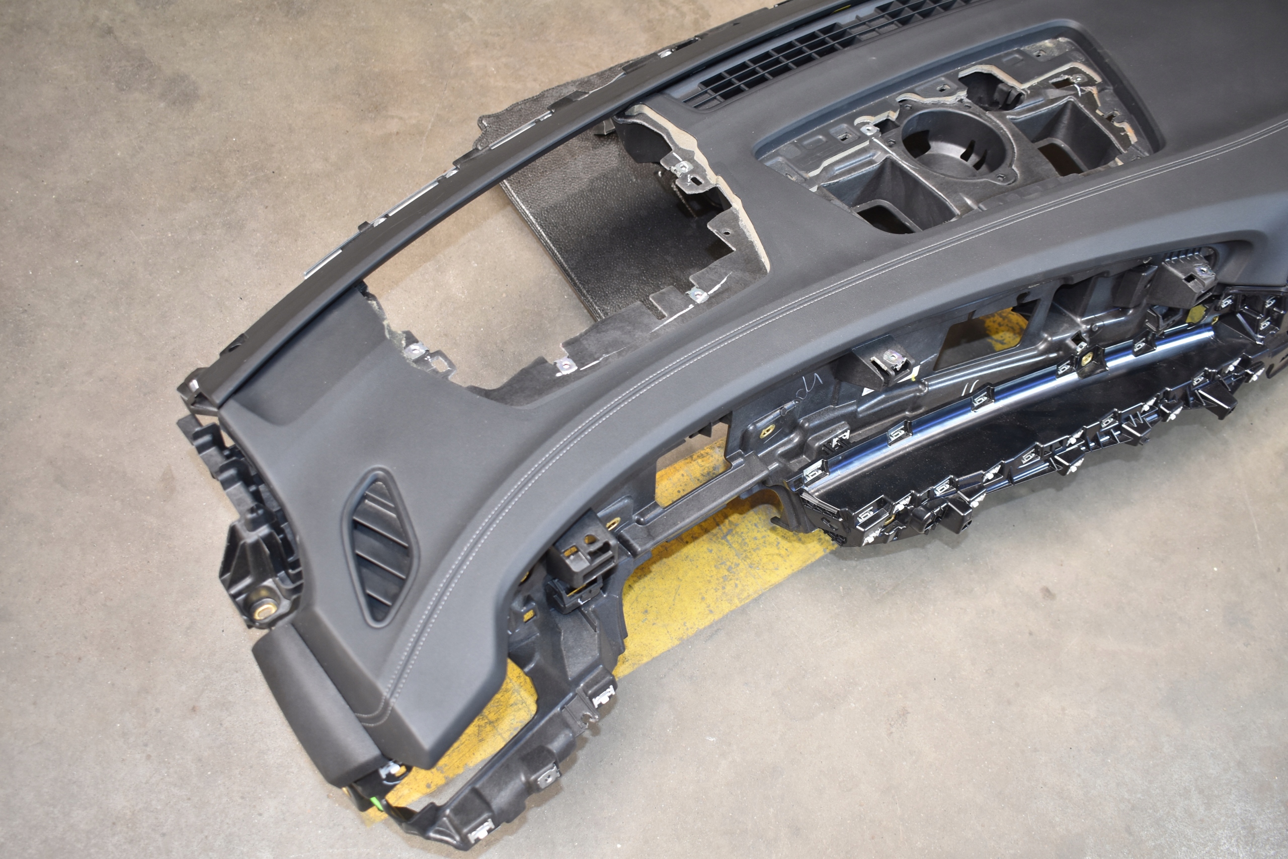 IDEALNY KPL. console HEAD-UP AUDI A5 B10 1