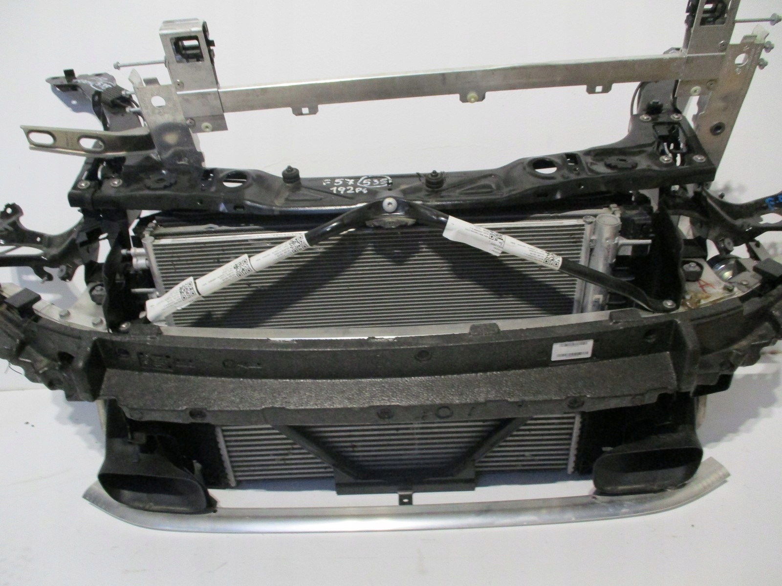 Pas przedni chłodnice MINI F57 535